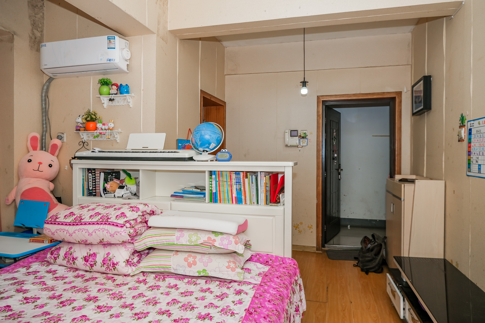 明城公寓 1室1厅1卫 24.8万 明城公寓 1室1厅1卫 24.8万客厅