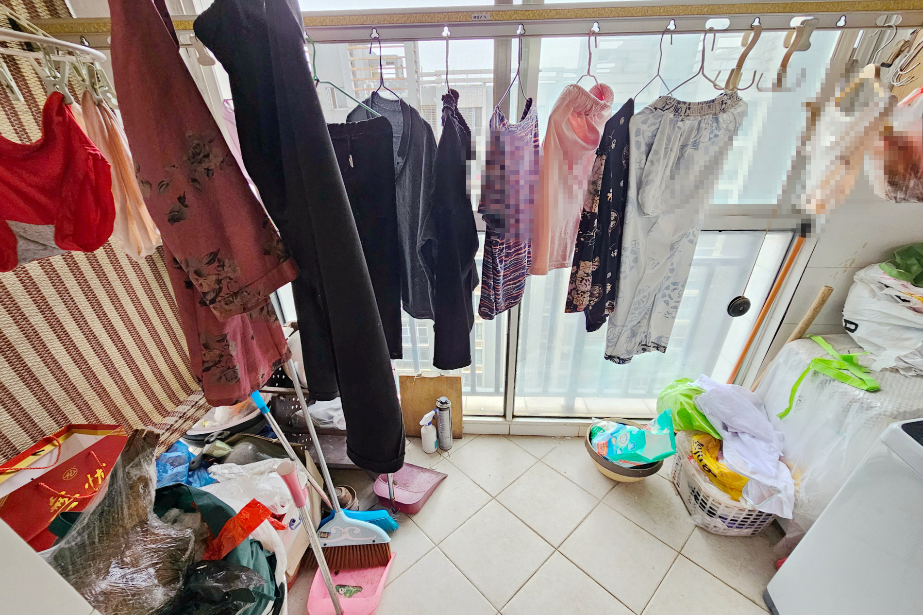 长房东郡  3室2厅2卫   180.00万其他