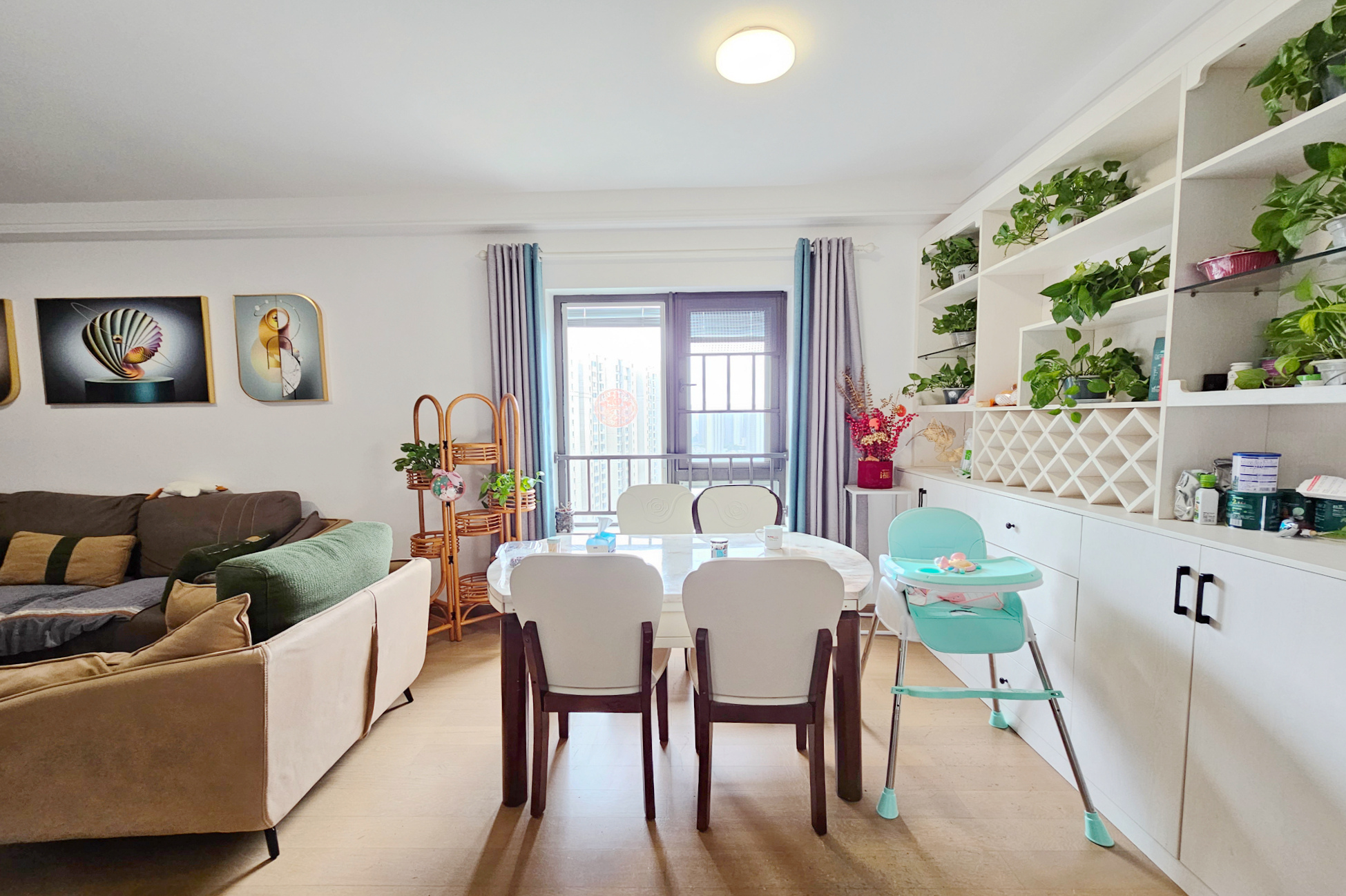 阳光城尚东湾青柠园  4室2厅2卫    130.0万客厅