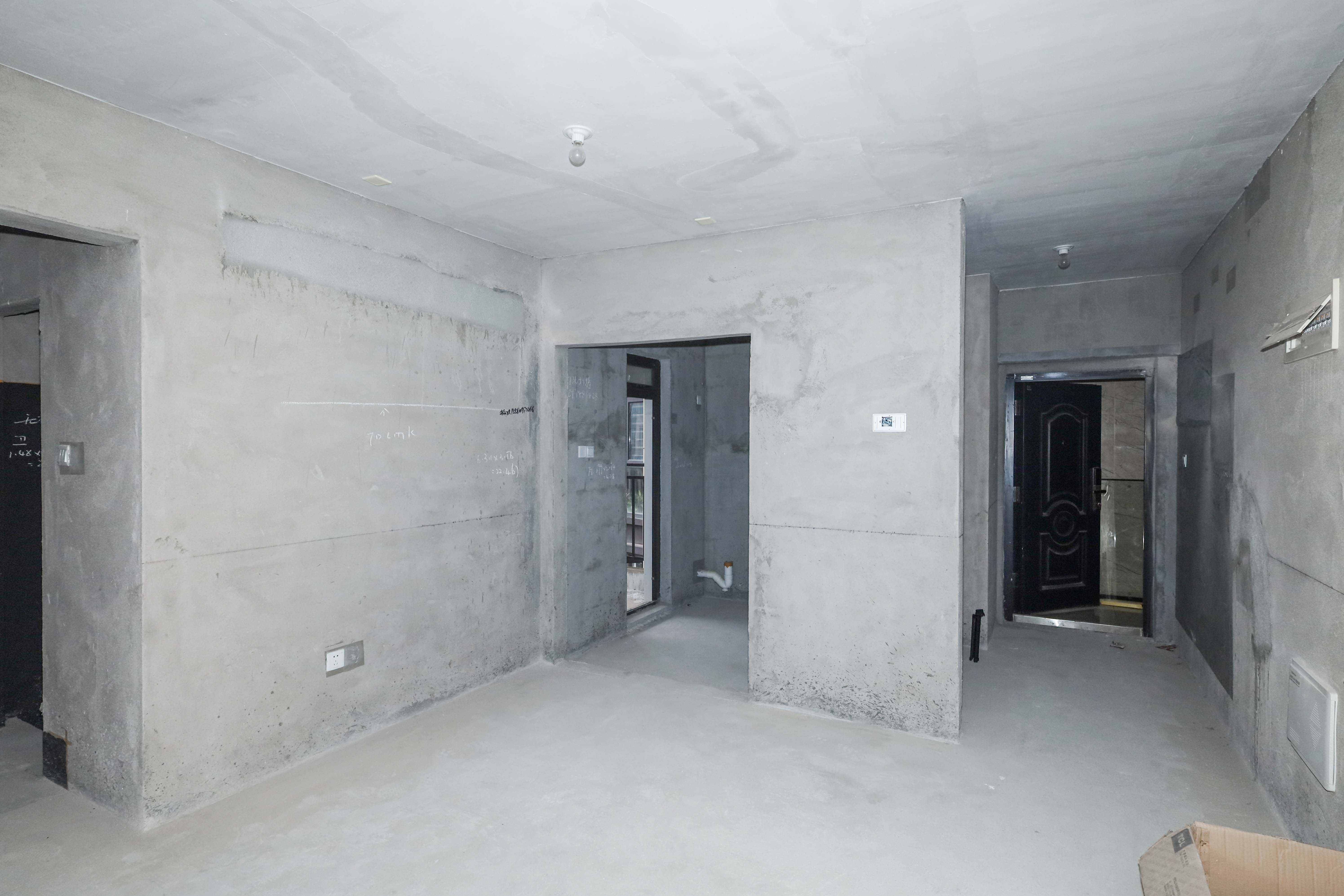 中国铁建梅溪青秀三期  3室2厅2卫   170.00万客厅