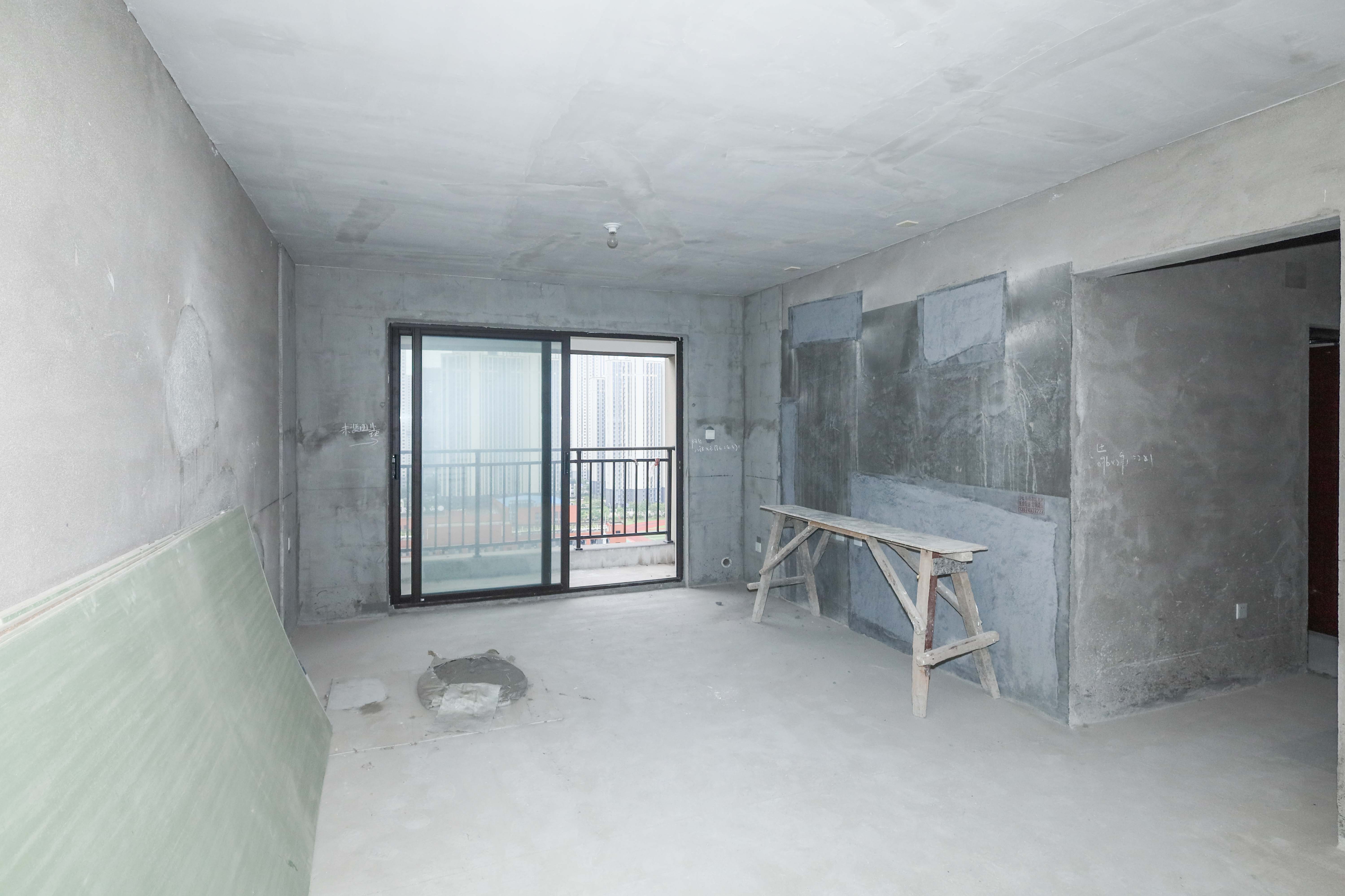 中国铁建梅溪青秀三期  3室2厅2卫   170.00万客厅