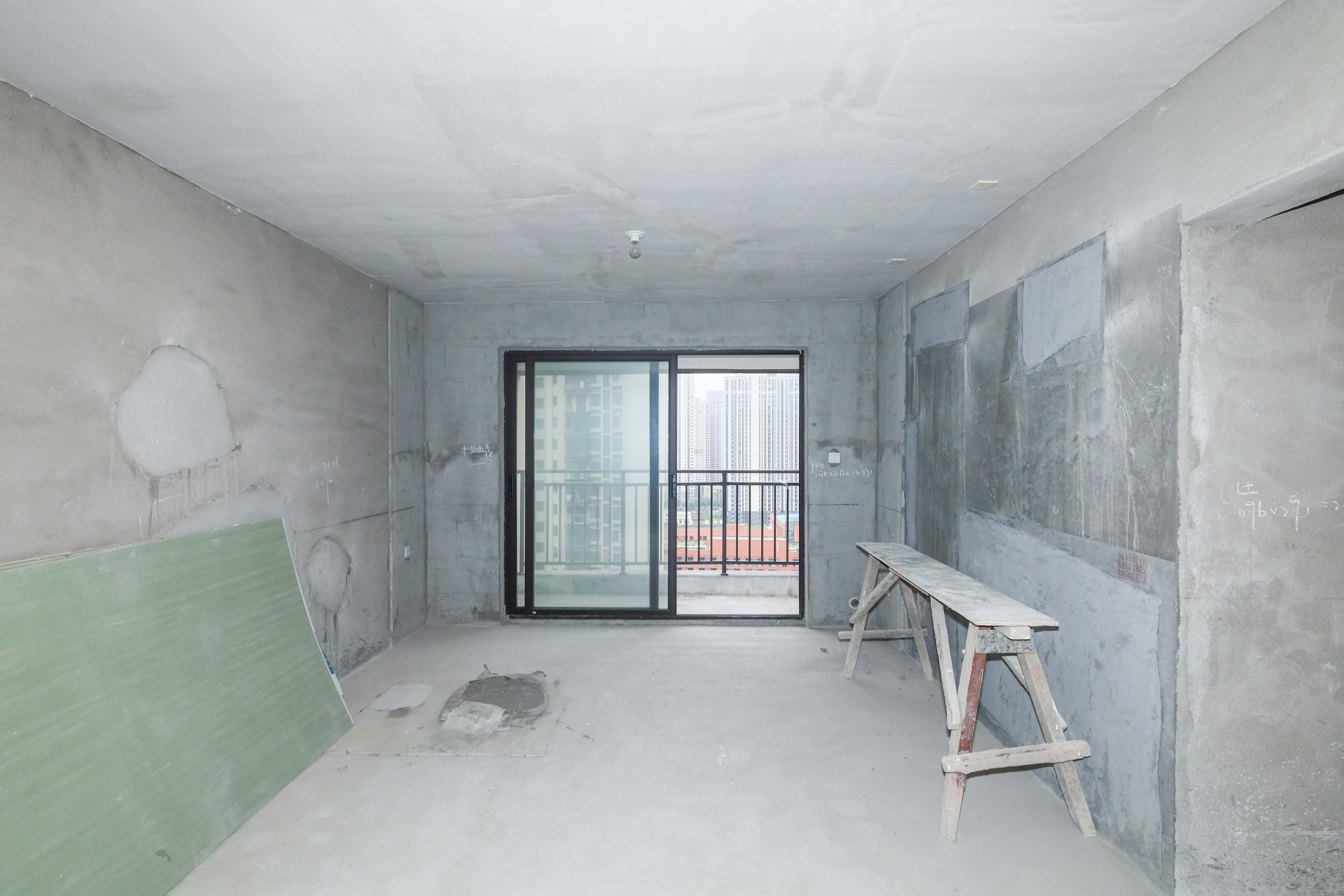 中国铁建梅溪青秀三期  3室2厅2卫   170.00万客厅