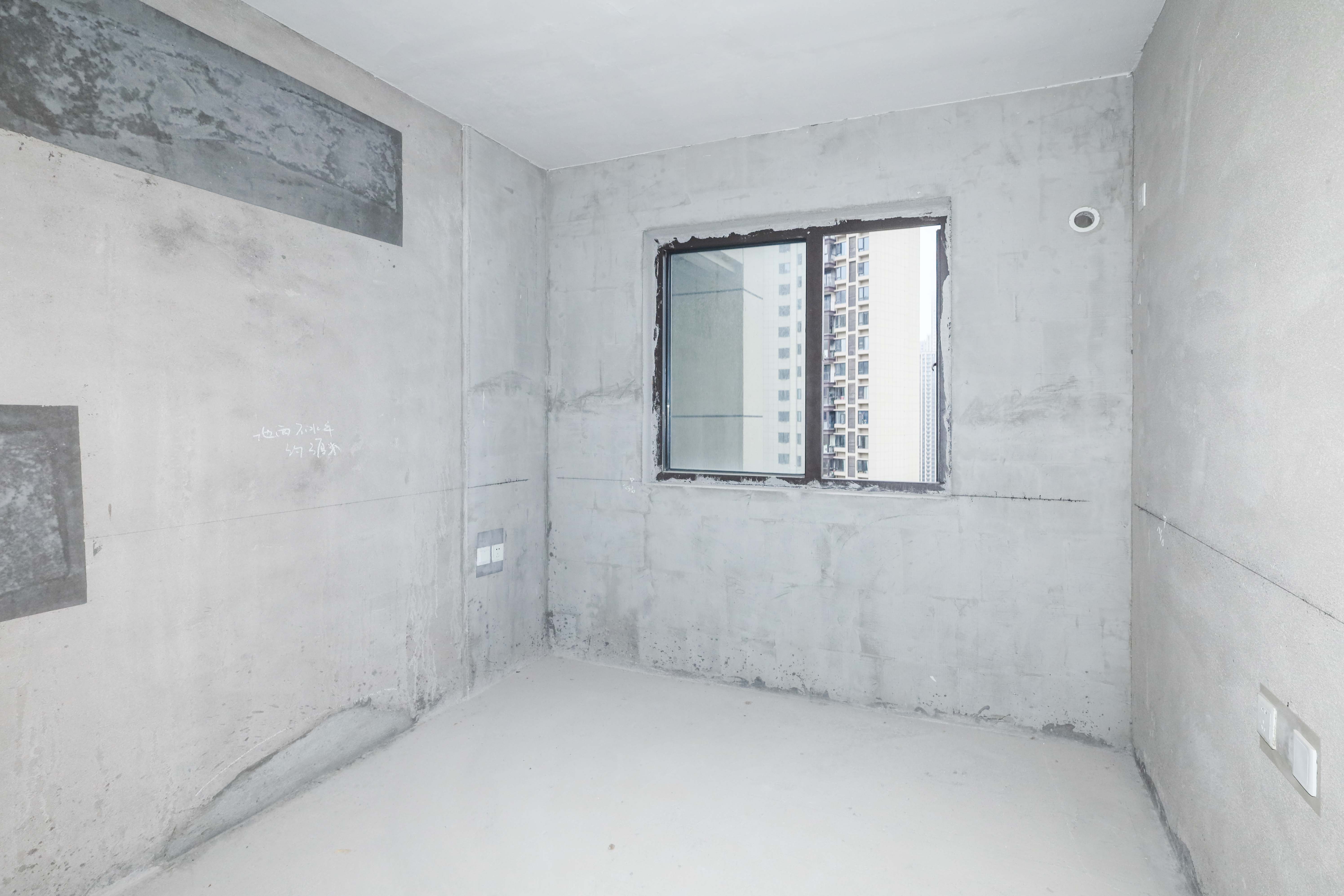 中国铁建梅溪青秀三期  3室2厅2卫   170.00万卧室