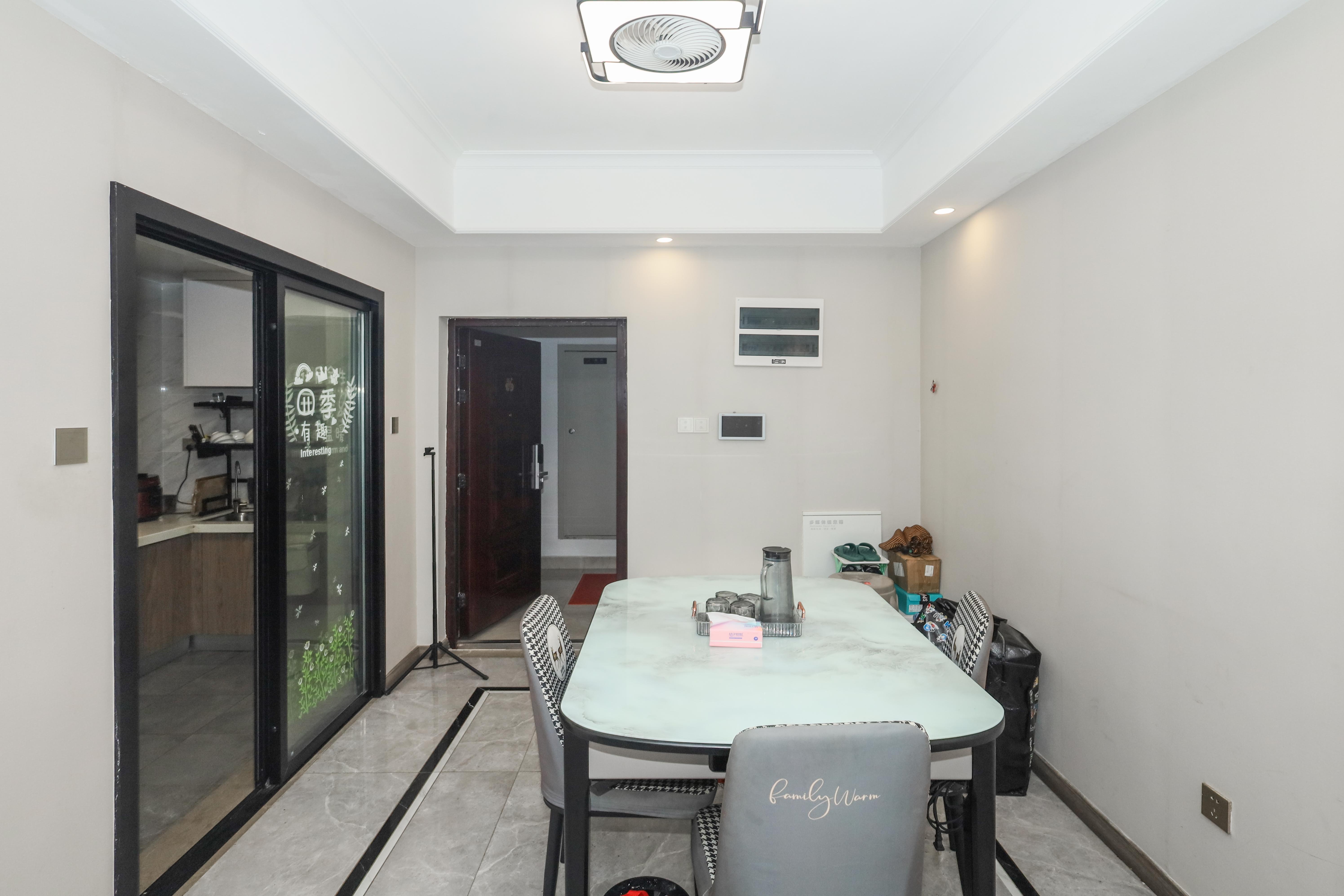 梦想新天地 3室2厅1卫 118.0万 梦想新天地 3室2厅1卫 118.0万客厅