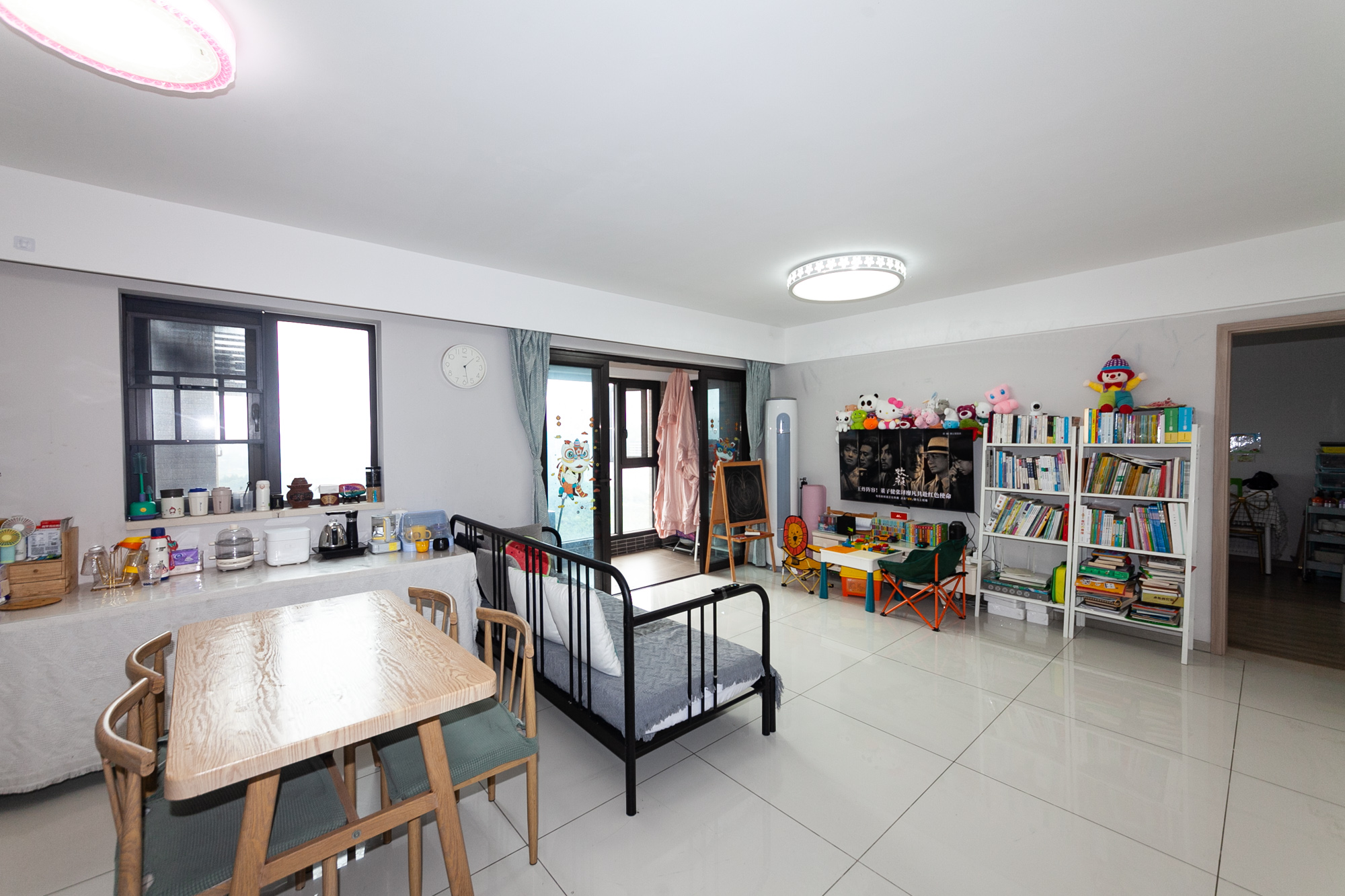 时代倾城五期  3室2厅1卫    115.0万客厅