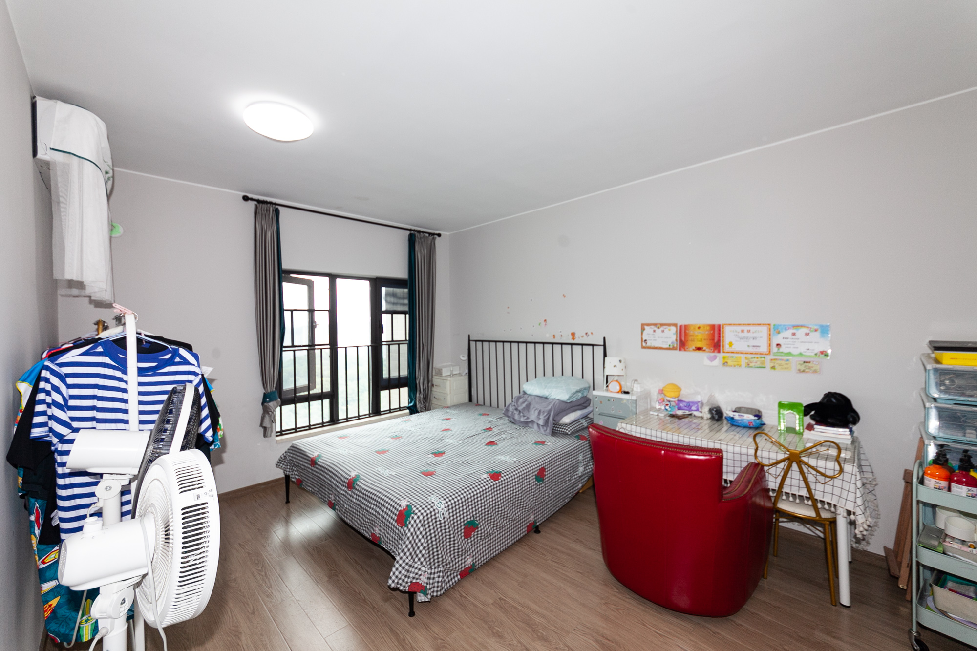 时代倾城五期 3室2厅1卫 115.0万 时代倾城五期 3室2厅1卫 115.0万卧室