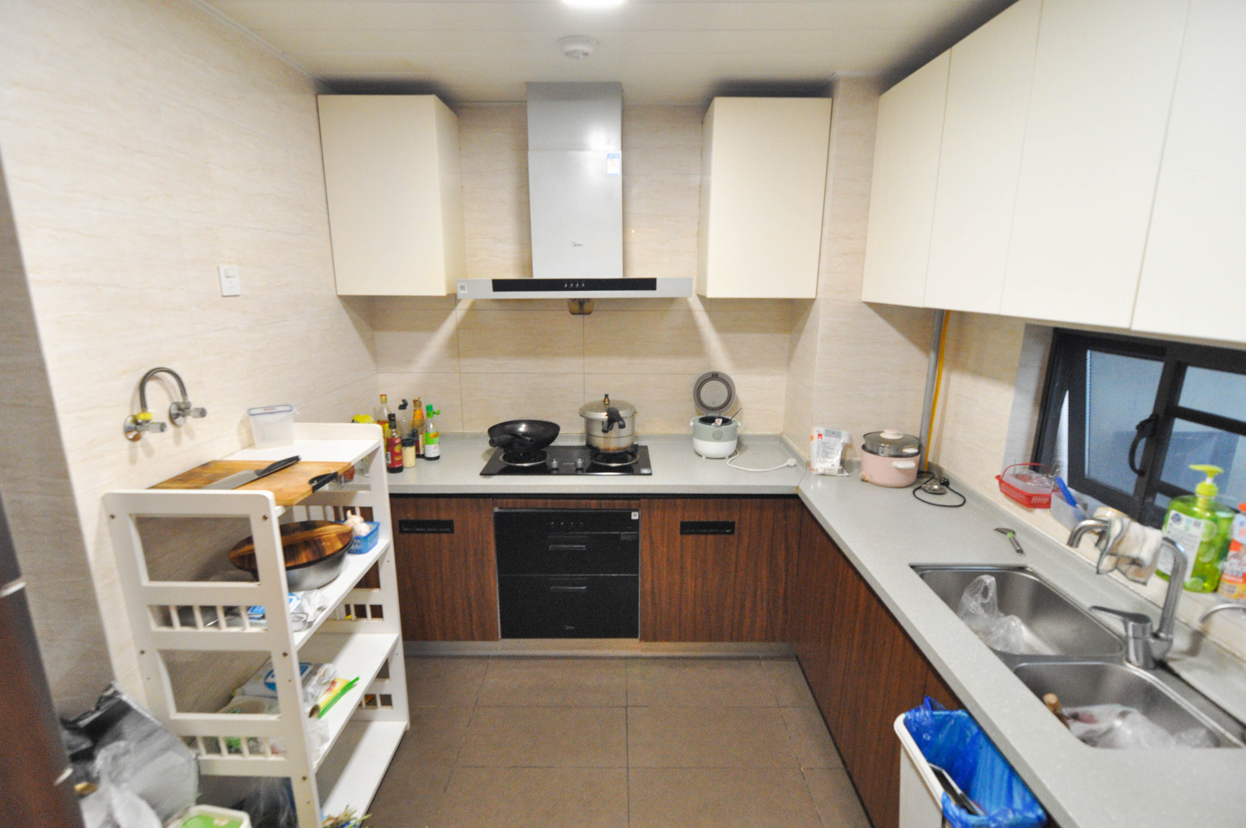 万科里梅溪郡  3室2厅2卫    238.0万厨房