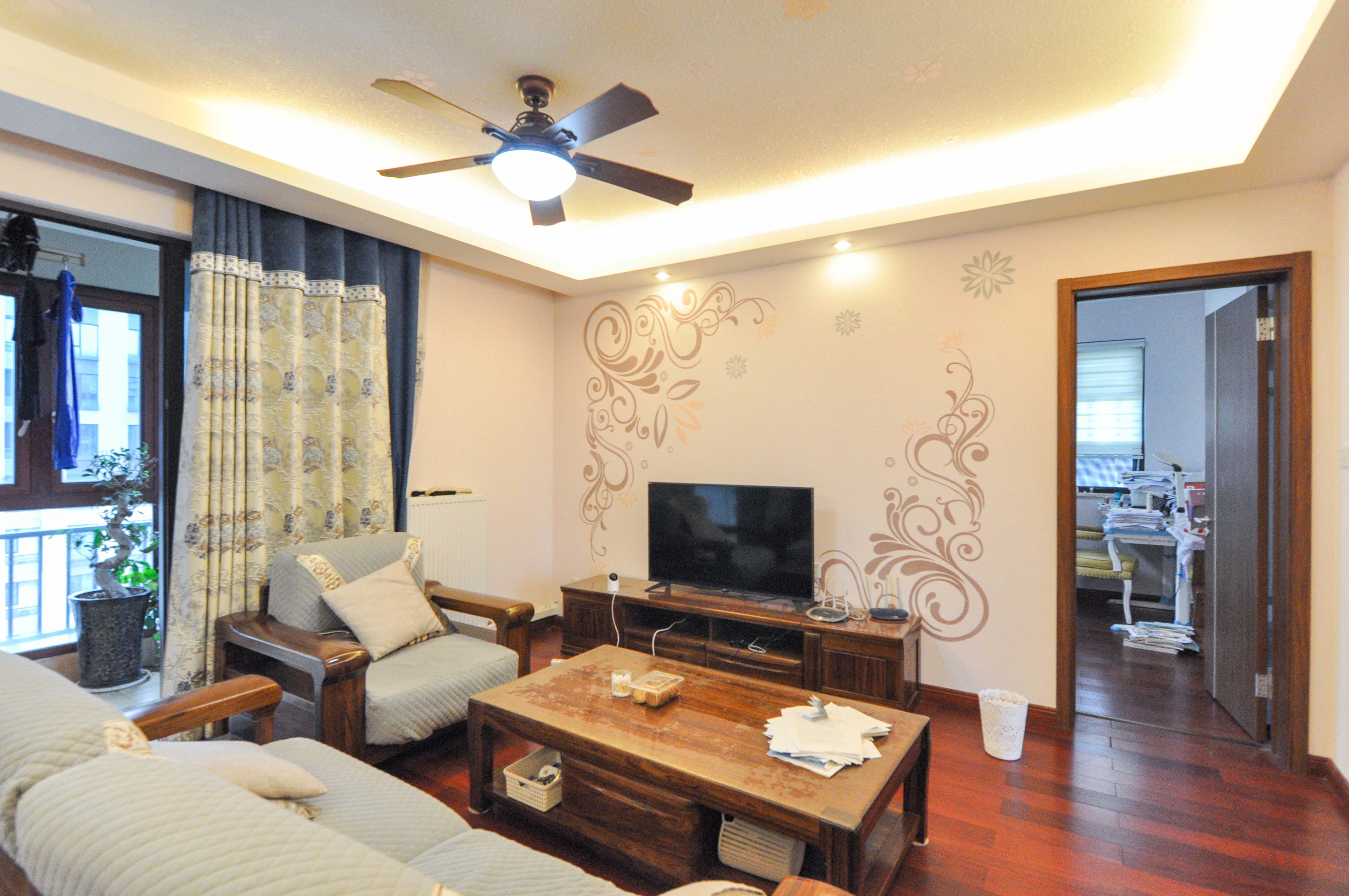 万科里梅溪郡  3室2厅2卫    238.0万客厅