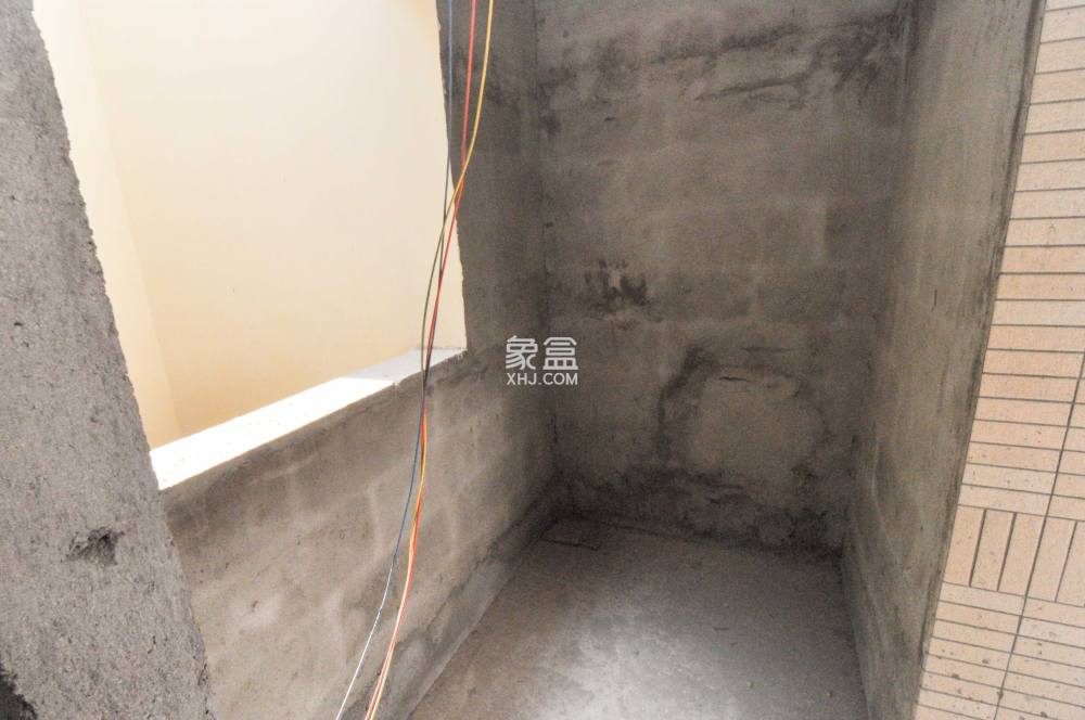 梅溪正荣府  5室2厅3卫   348.00万