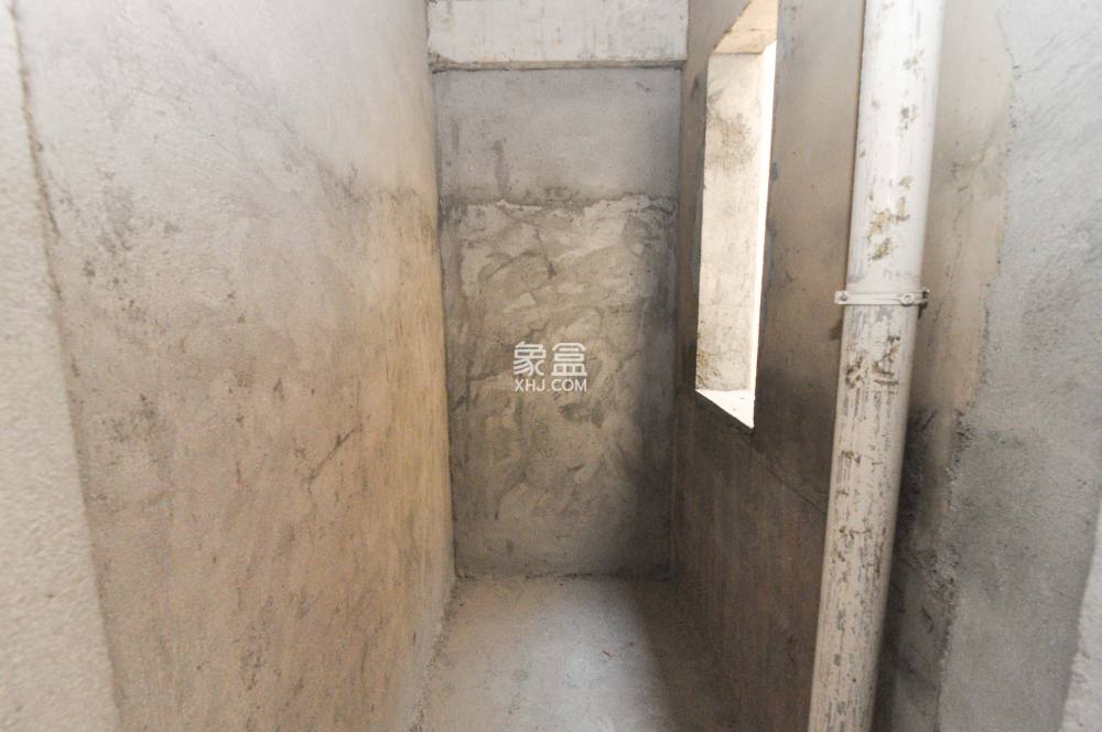 梅溪正荣府  5室2厅3卫   348.00万
