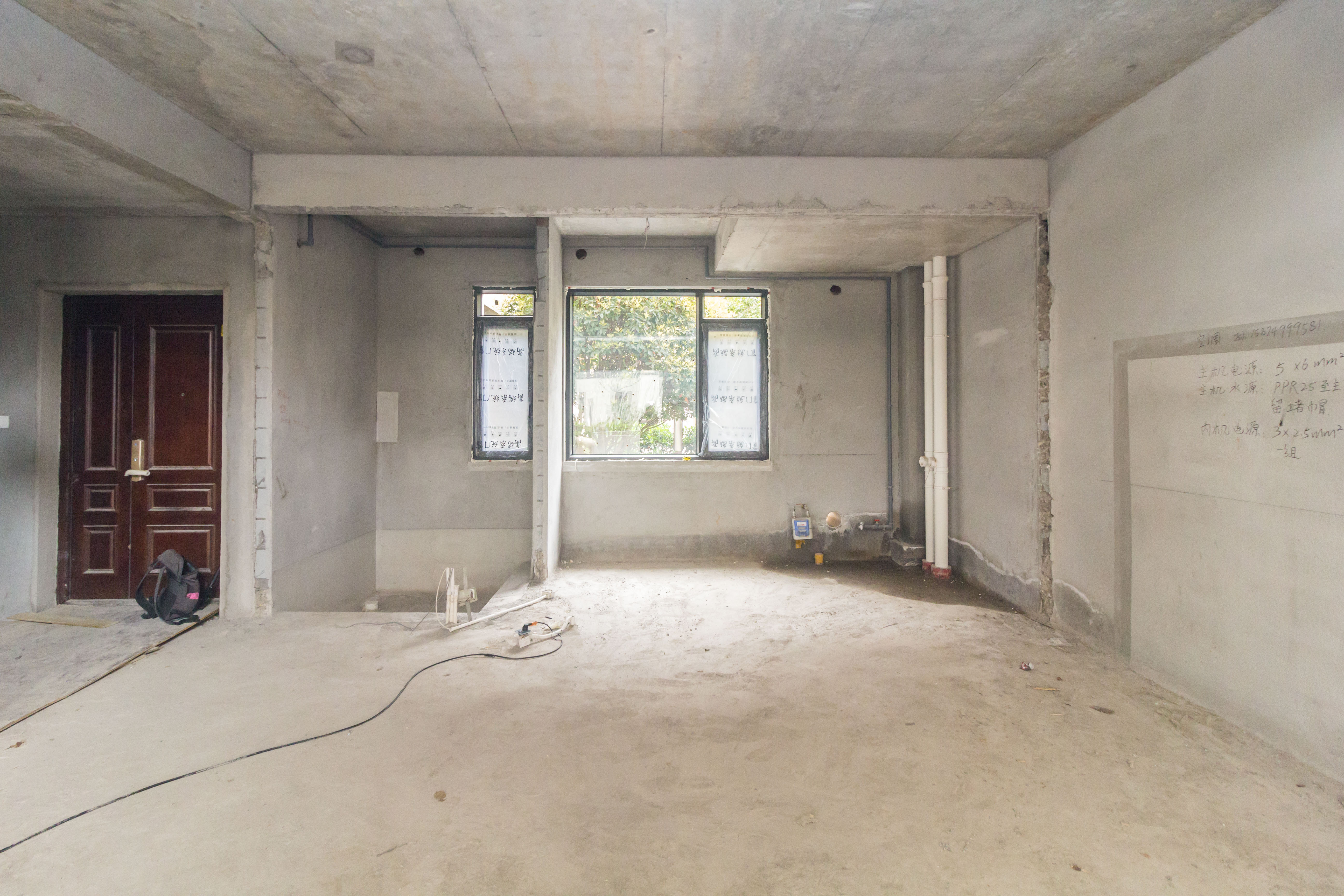 龙湖碧桂园天宸原著  5室2厅2卫    460.0万客厅