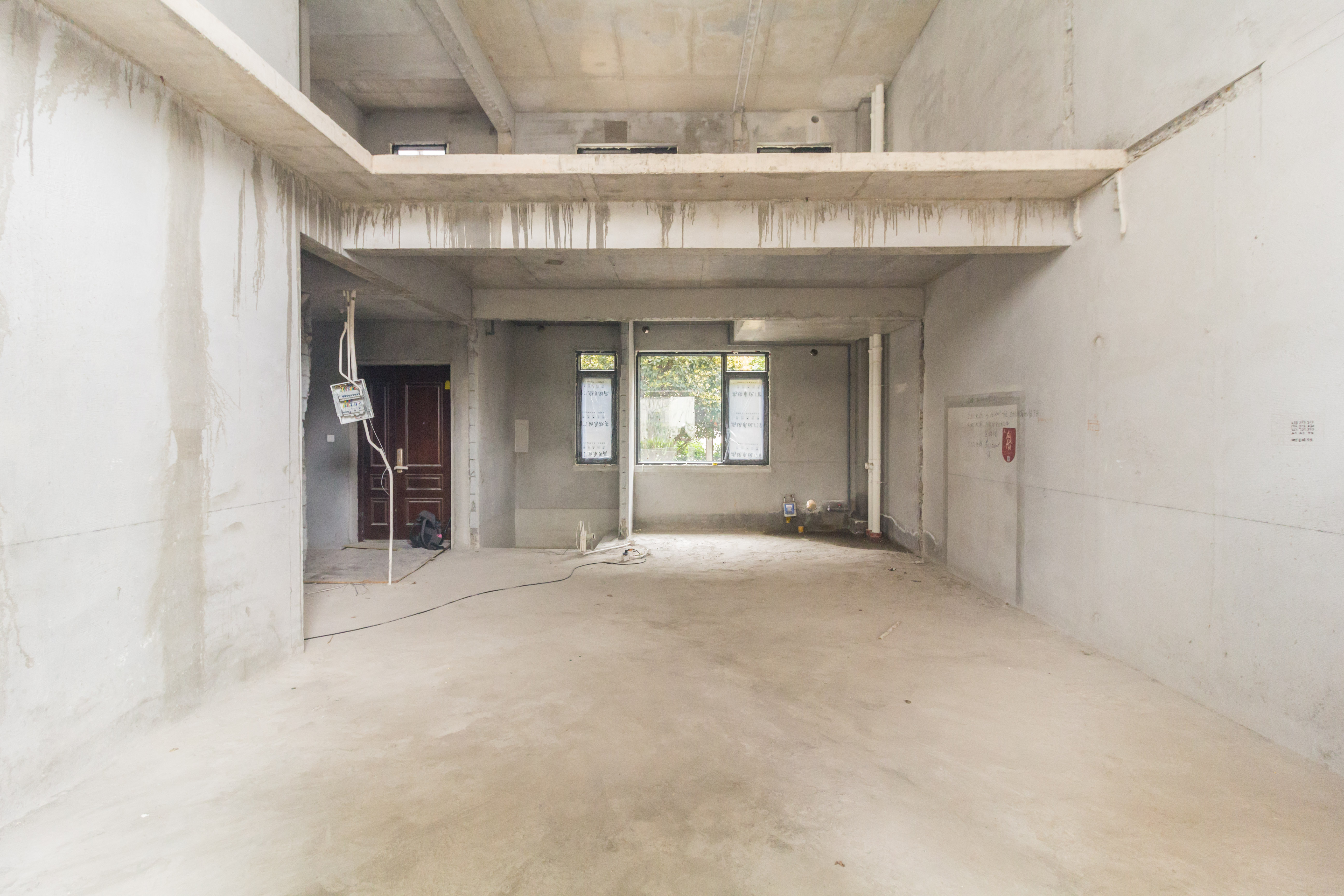 龙湖碧桂园天宸原著  5室2厅2卫    460.0万客厅