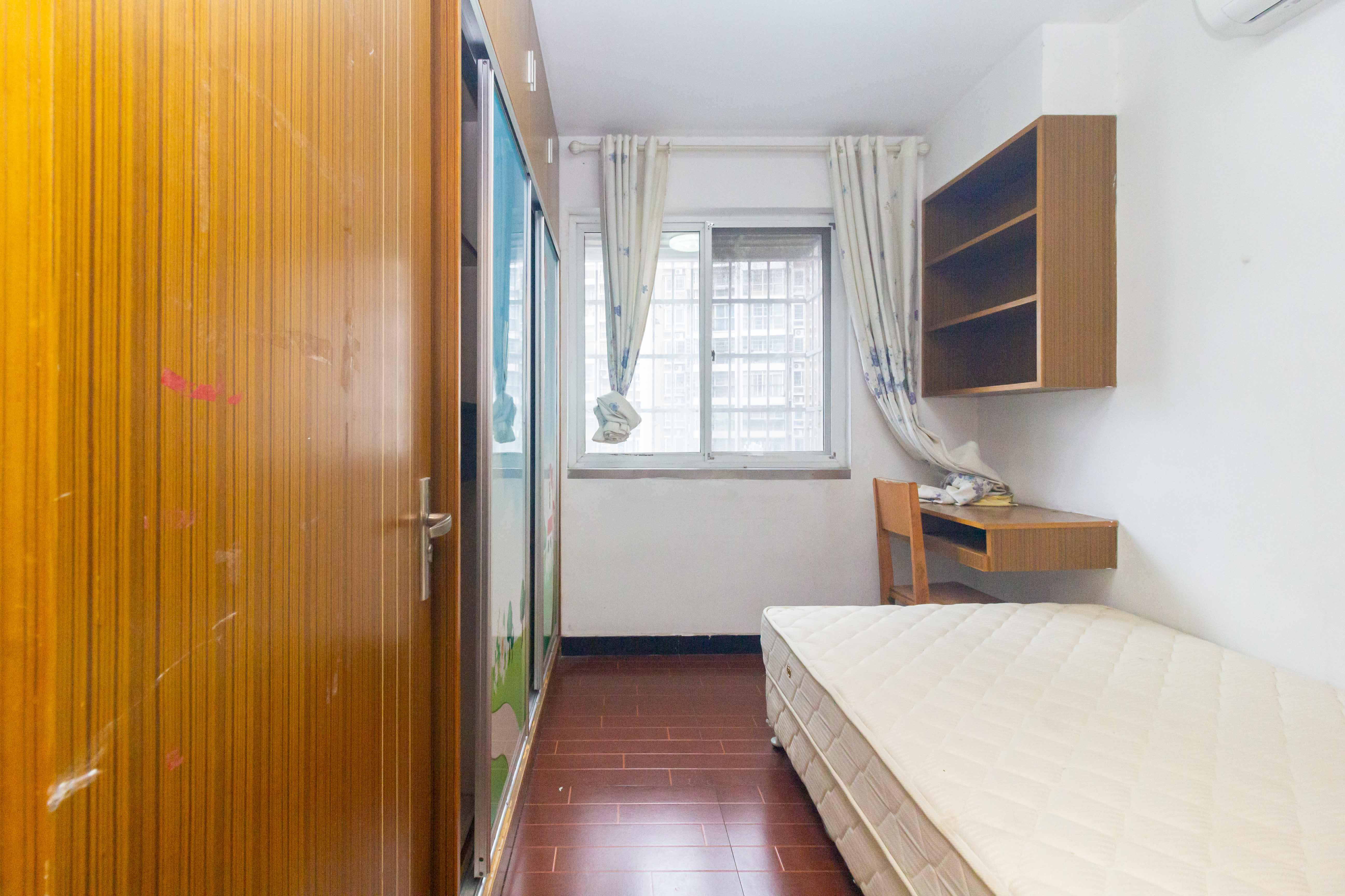 东业苹果社区 2室2厅1卫 50.9万 东业苹果社区 2室2厅1卫 50.9万卧室