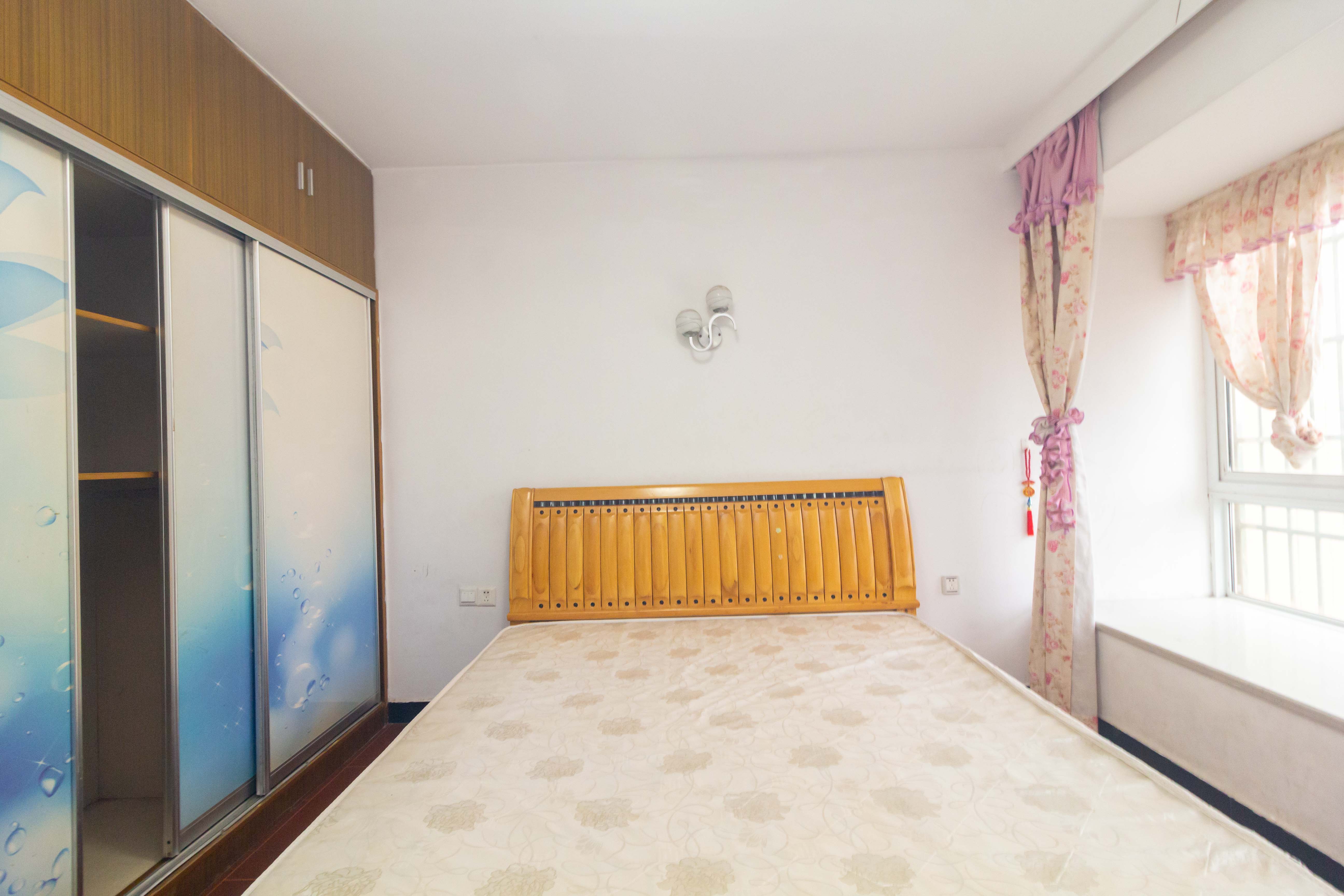 东业苹果社区 2室2厅1卫 50.9万 东业苹果社区 2室2厅1卫 50.9万卧室