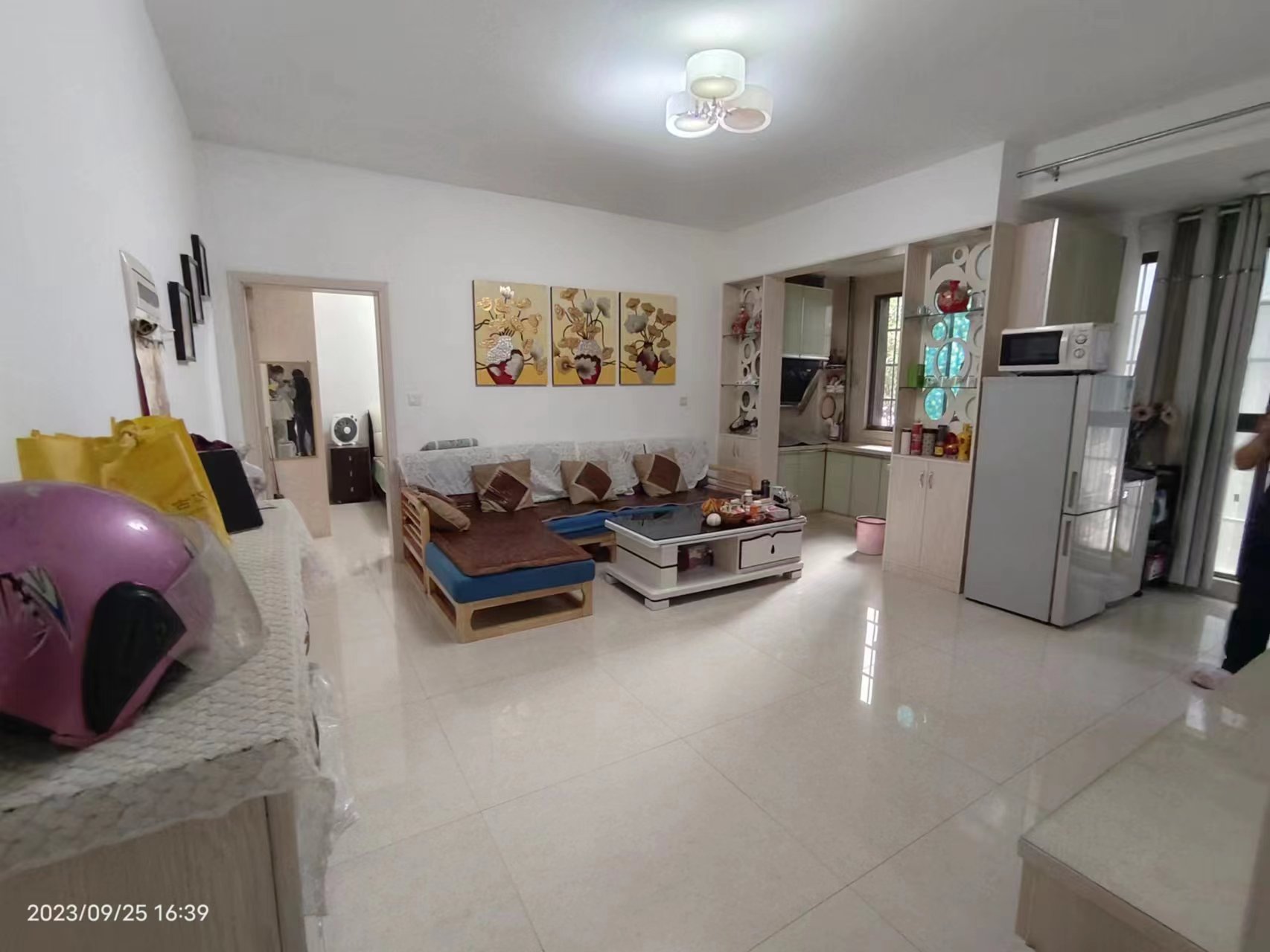 新府华城 1室1厅1卫 25.0万 新府华城 1室1厅1卫 25.0万客厅