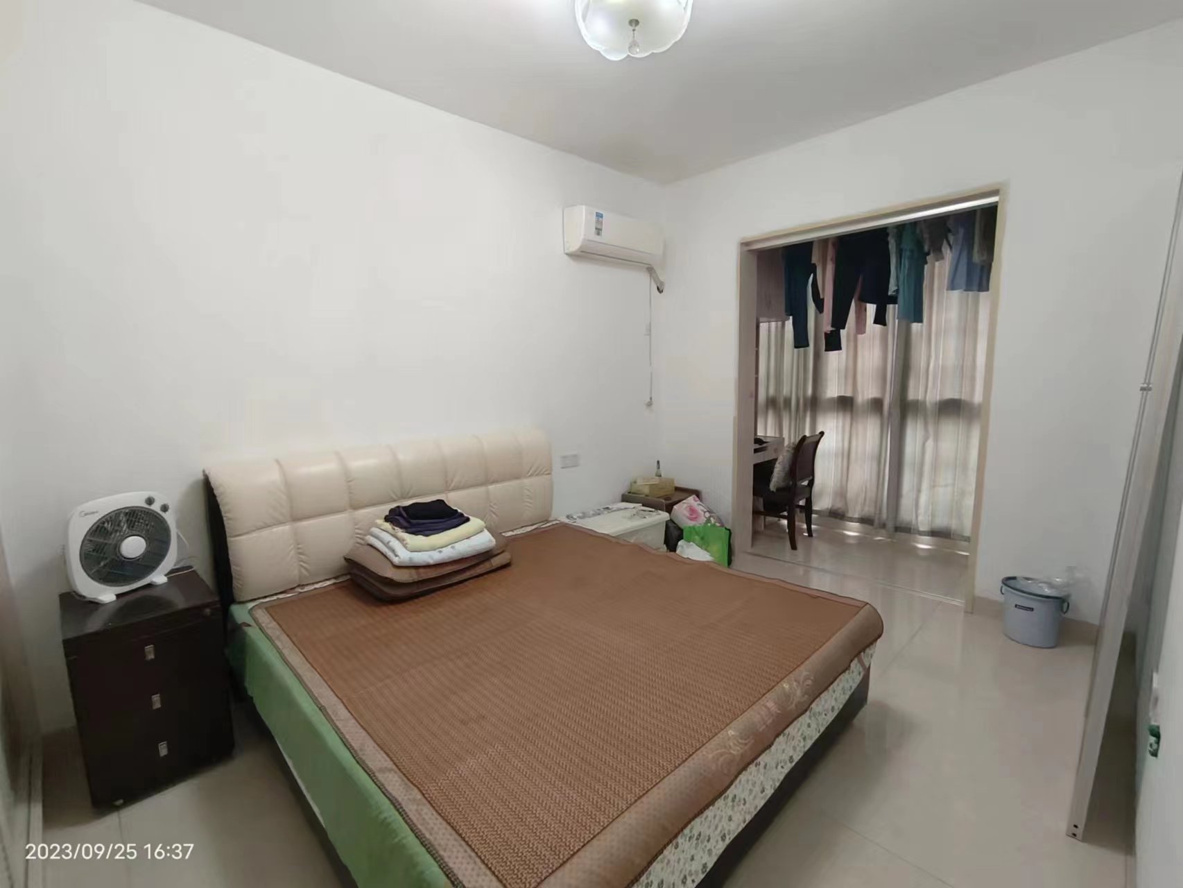 新府华城 1室1厅1卫 25.0万 新府华城 1室1厅1卫 25.0万客厅