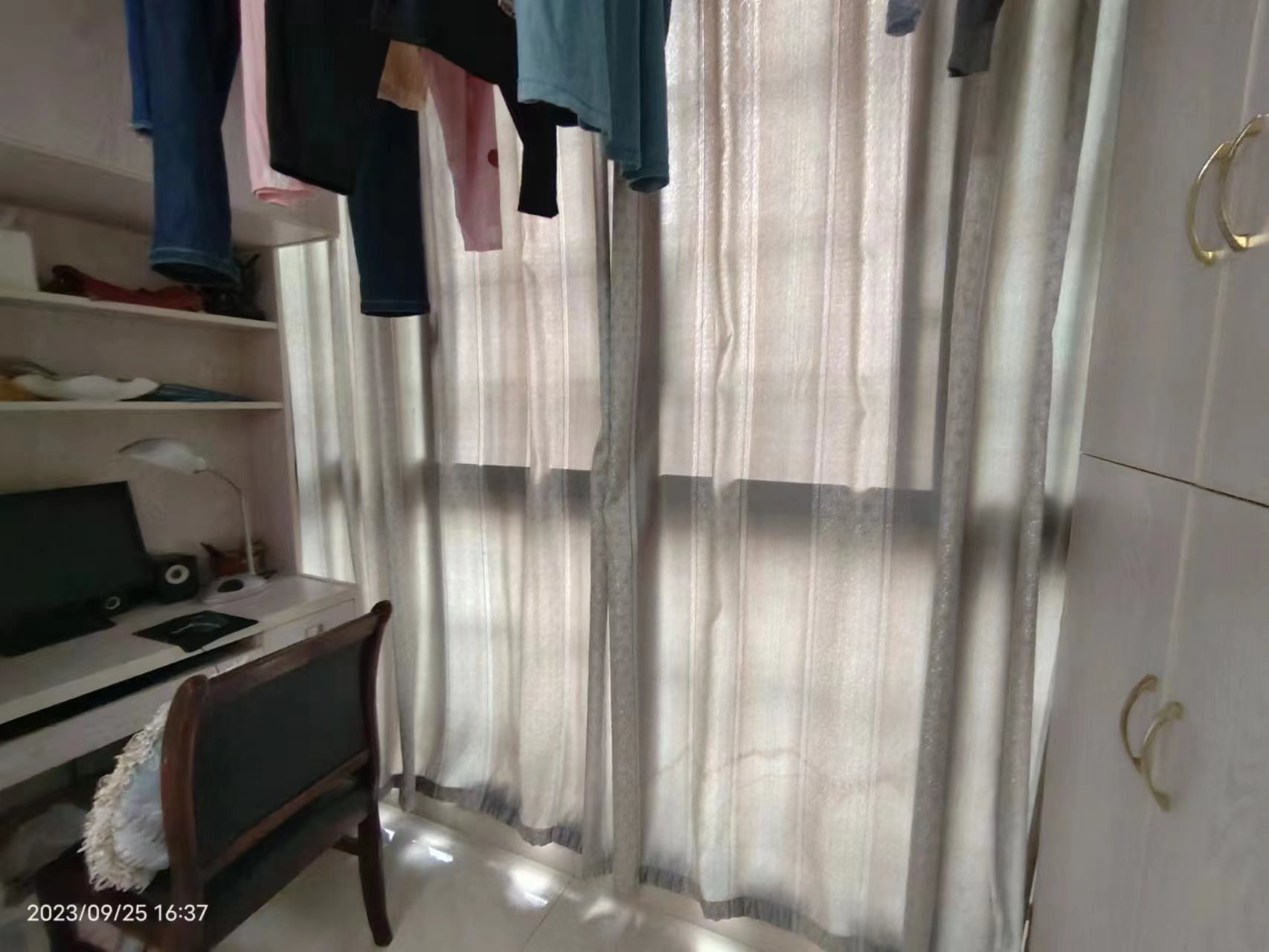 新府华城 1室1厅1卫 25.0万 新府华城 1室1厅1卫 25.0万客厅