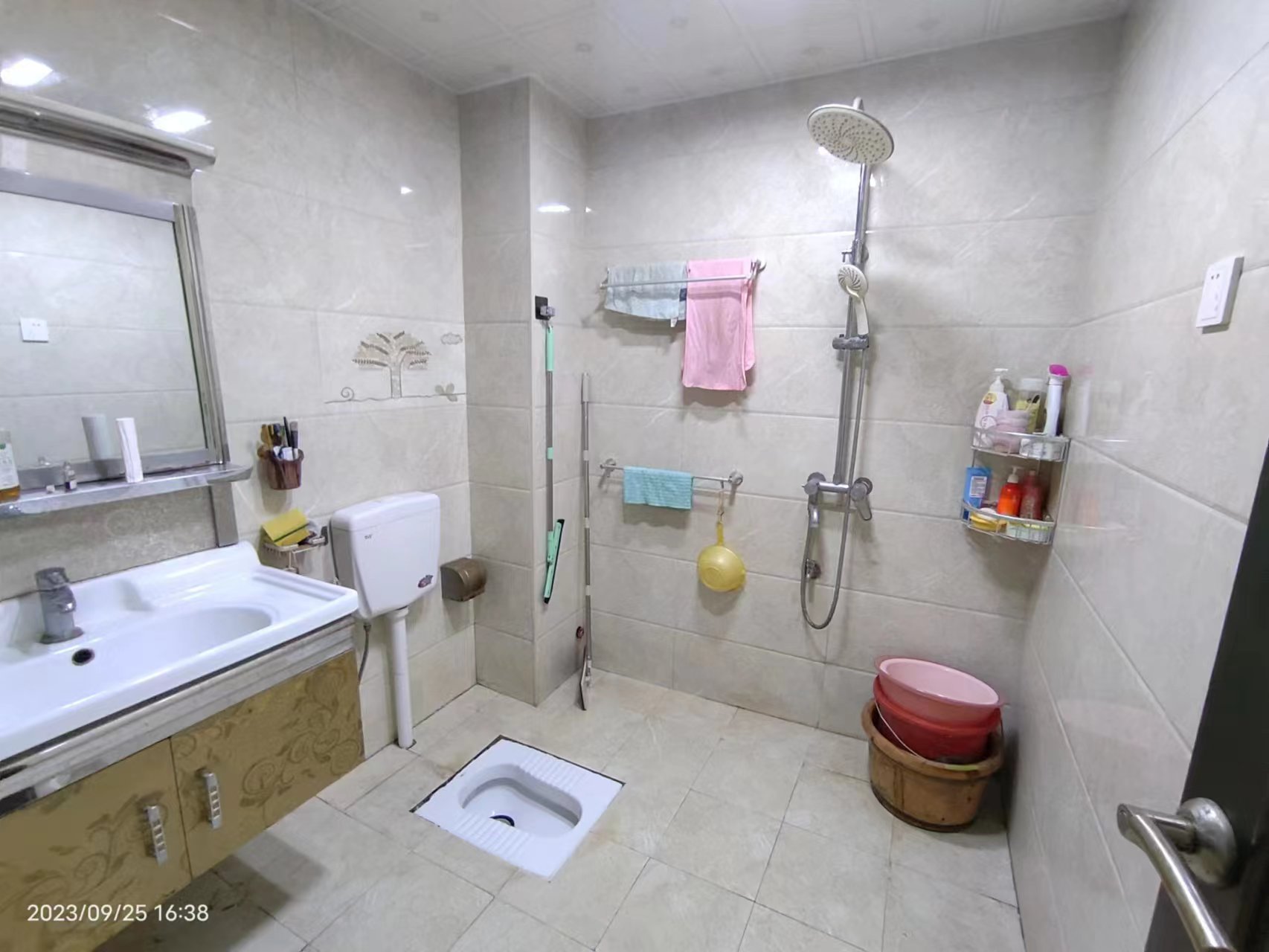 新府华城 1室1厅1卫 25.0万 新府华城 1室1厅1卫 25.0万客厅