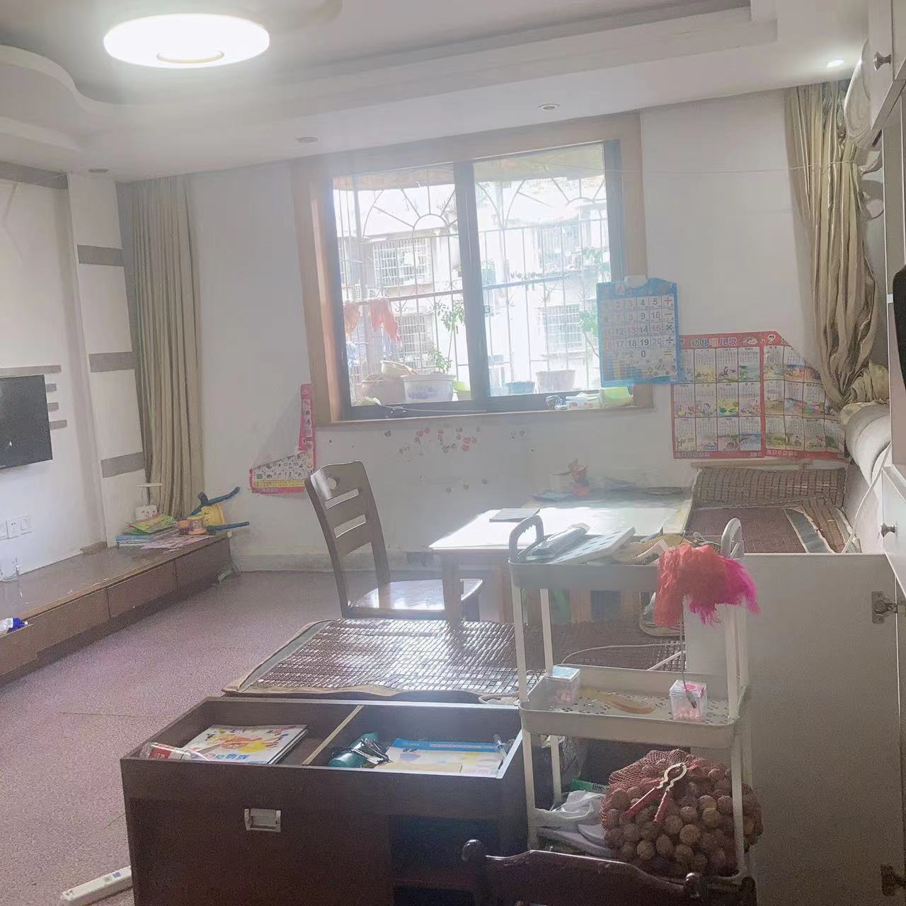 天鹤村长虹里  3室2厅1卫   35.00万客厅