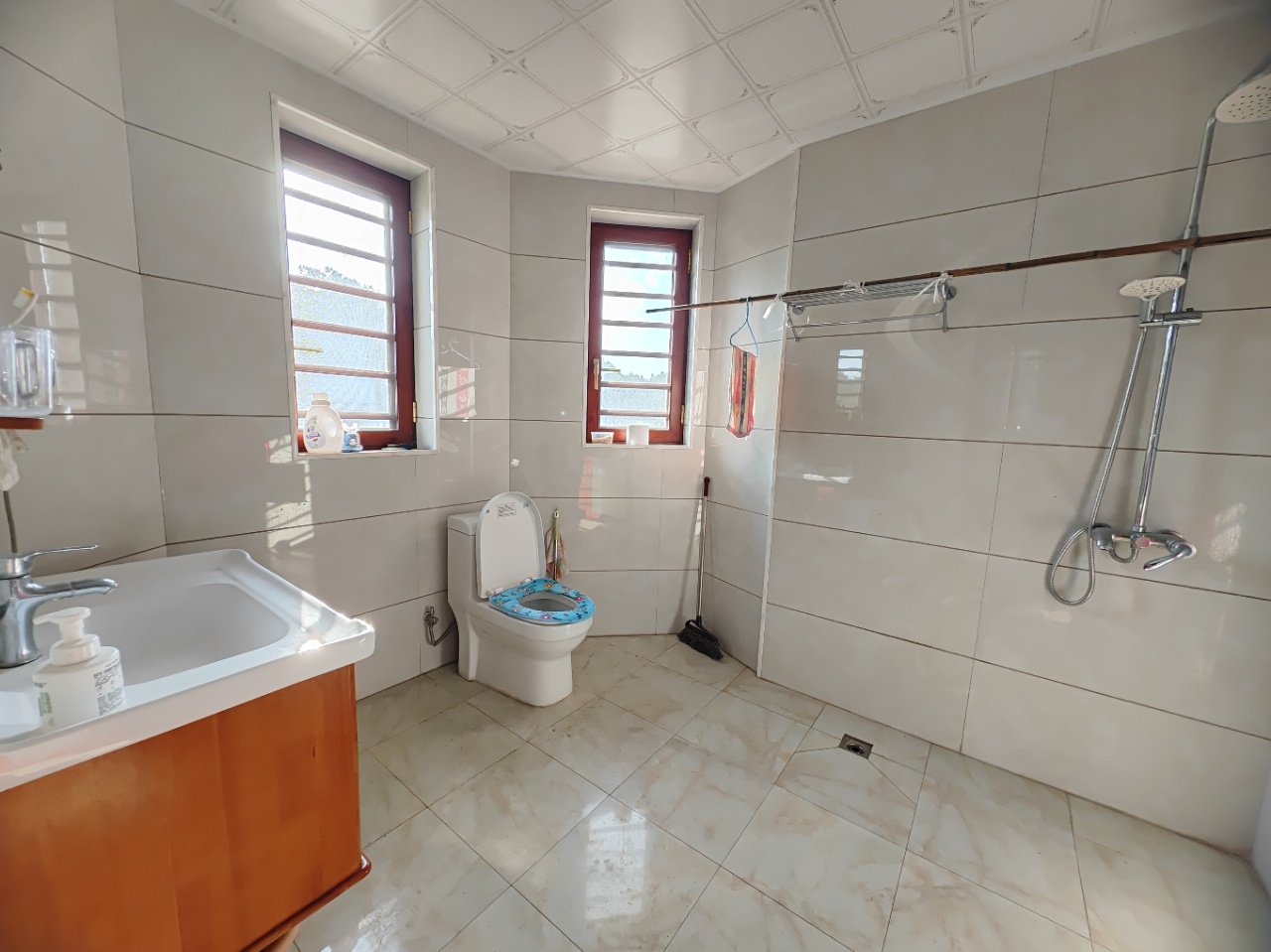 碧玉花园 5室0厅0卫 130.0万 碧玉花园 5室0厅0卫 130.0万室内图