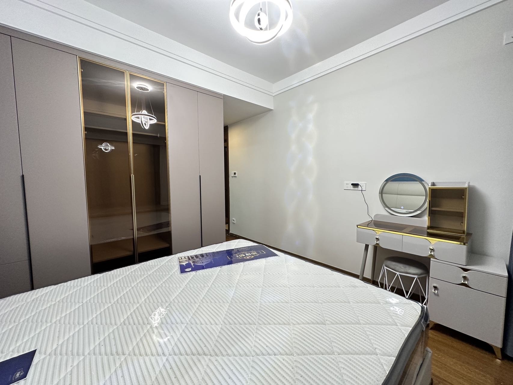 融创九樾府 3室1厅1卫 5200.00元/月 融创九樾府 3室1厅1卫 5200.00元/月室内图