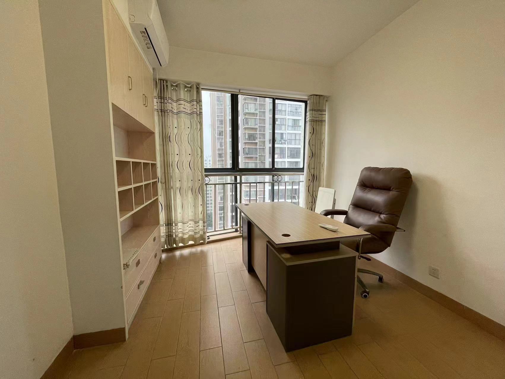 庐山春天二期曼城 4室2厅2卫 79.8万 庐山春天二期曼城 4室2厅2卫 79.8万室内图