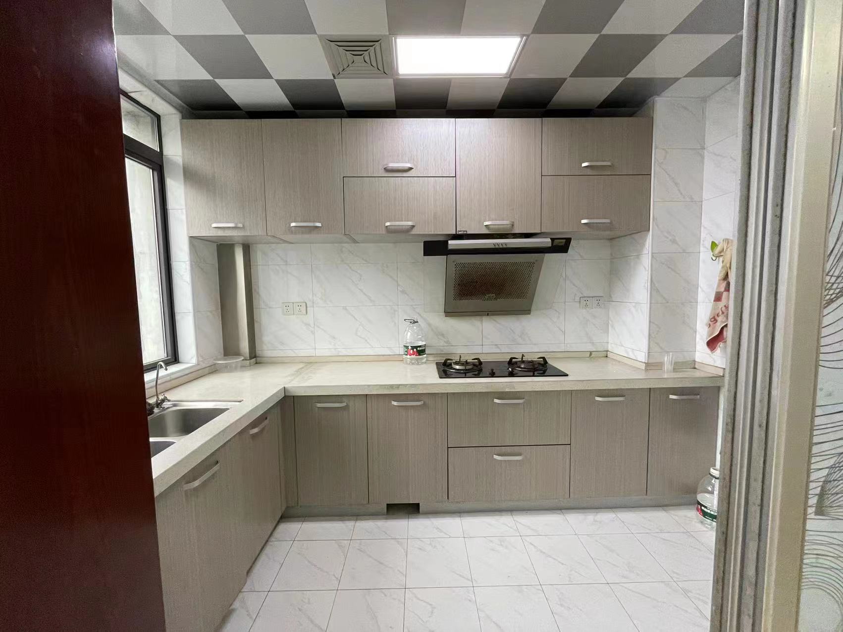 庐山春天二期曼城 4室2厅2卫 79.8万 庐山春天二期曼城 4室2厅2卫 79.8万室内图