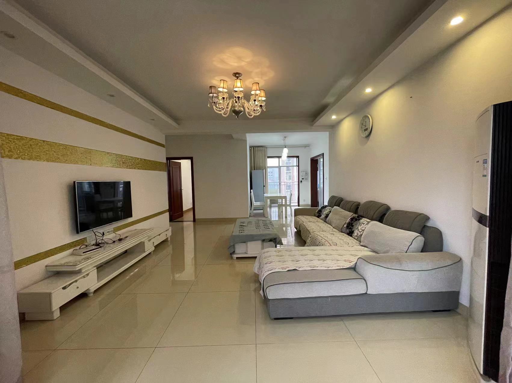 庐山春天二期曼城 4室2厅2卫 79.8万 庐山春天二期曼城 4室2厅2卫 79.8万室内图