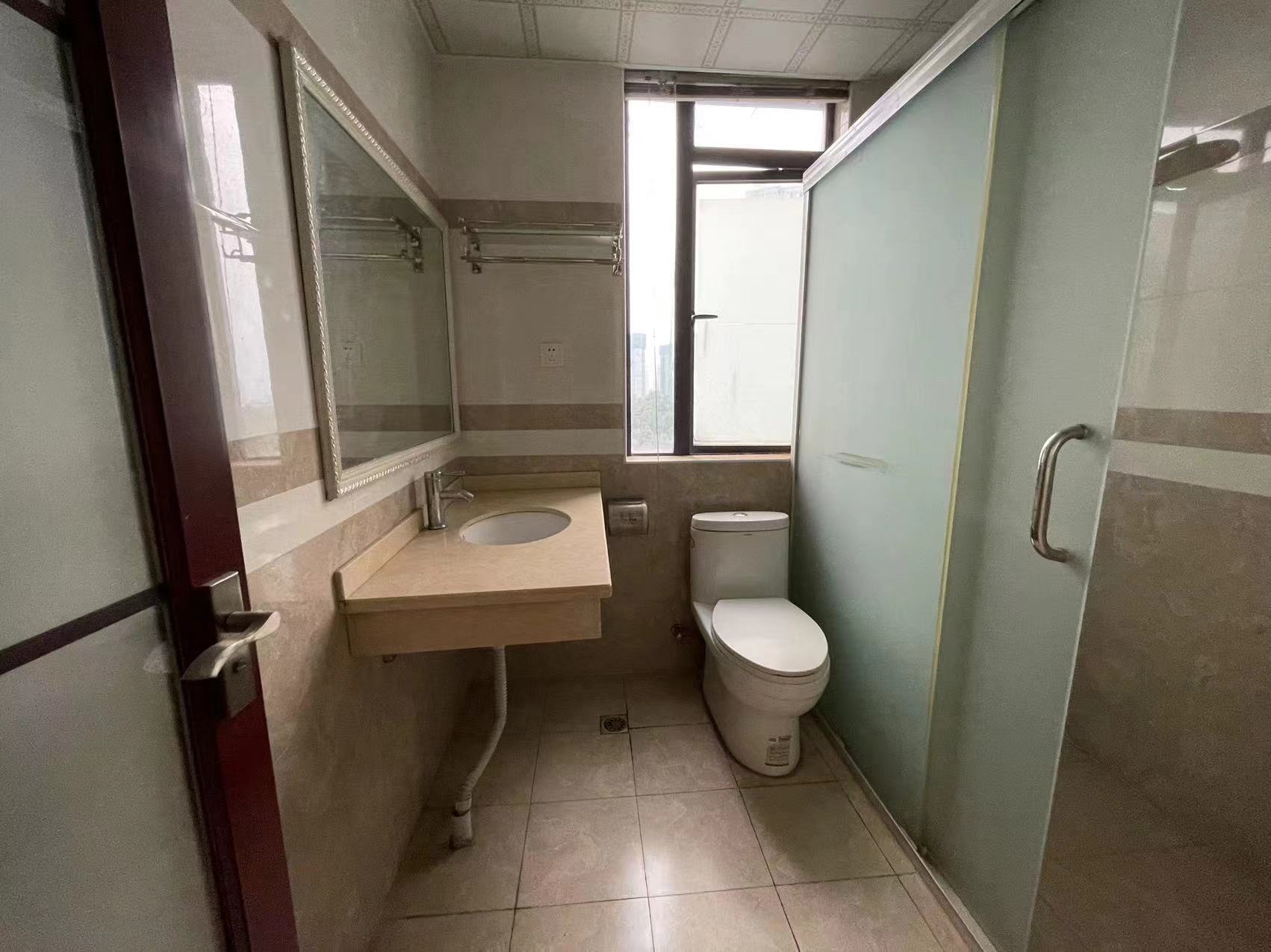 庐山春天二期曼城 4室2厅2卫 79.8万 庐山春天二期曼城 4室2厅2卫 79.8万室内图