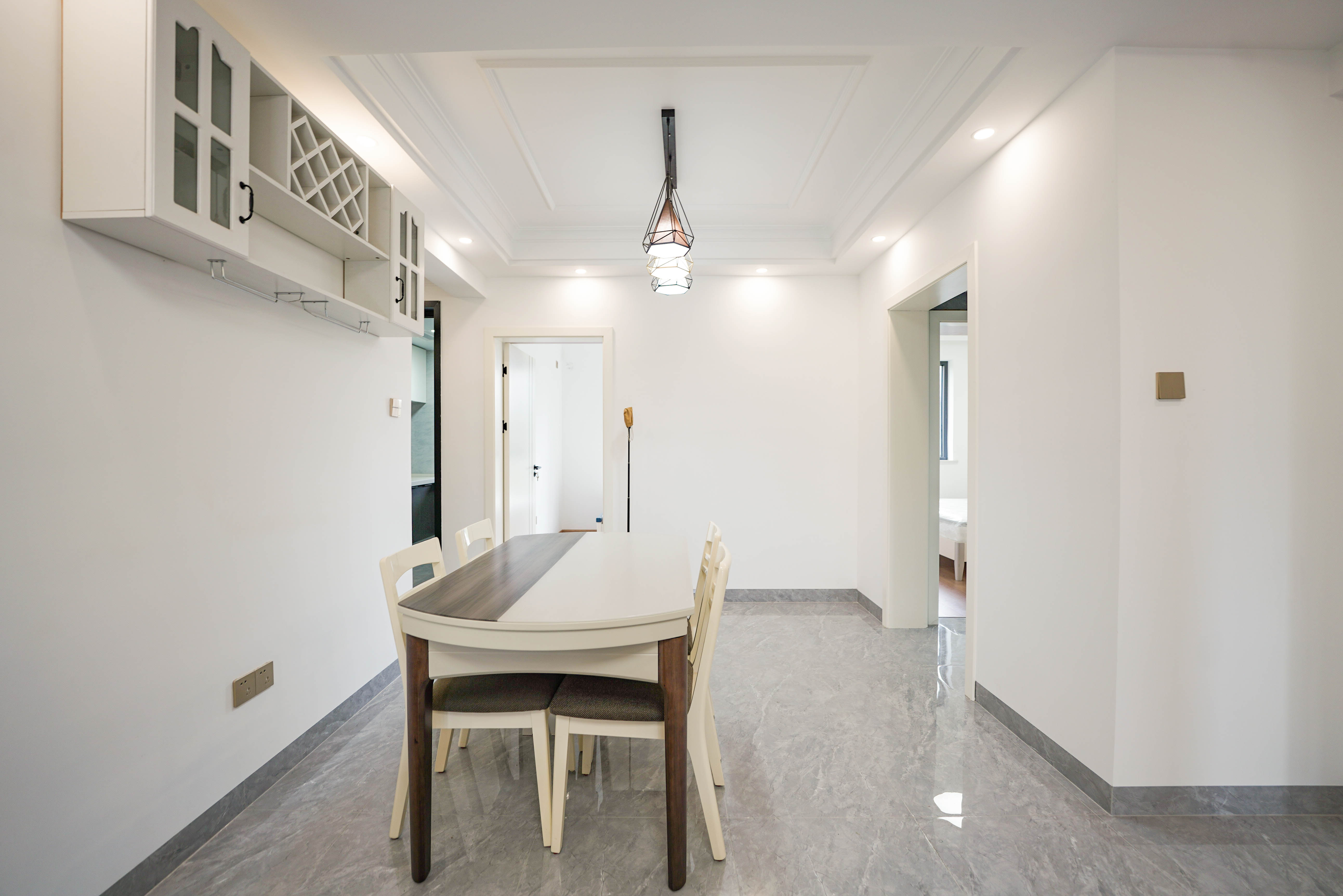 绿地新都会  3室2厅2卫    90.0万 绿地新都会  3室2厅2卫    90.0万客厅