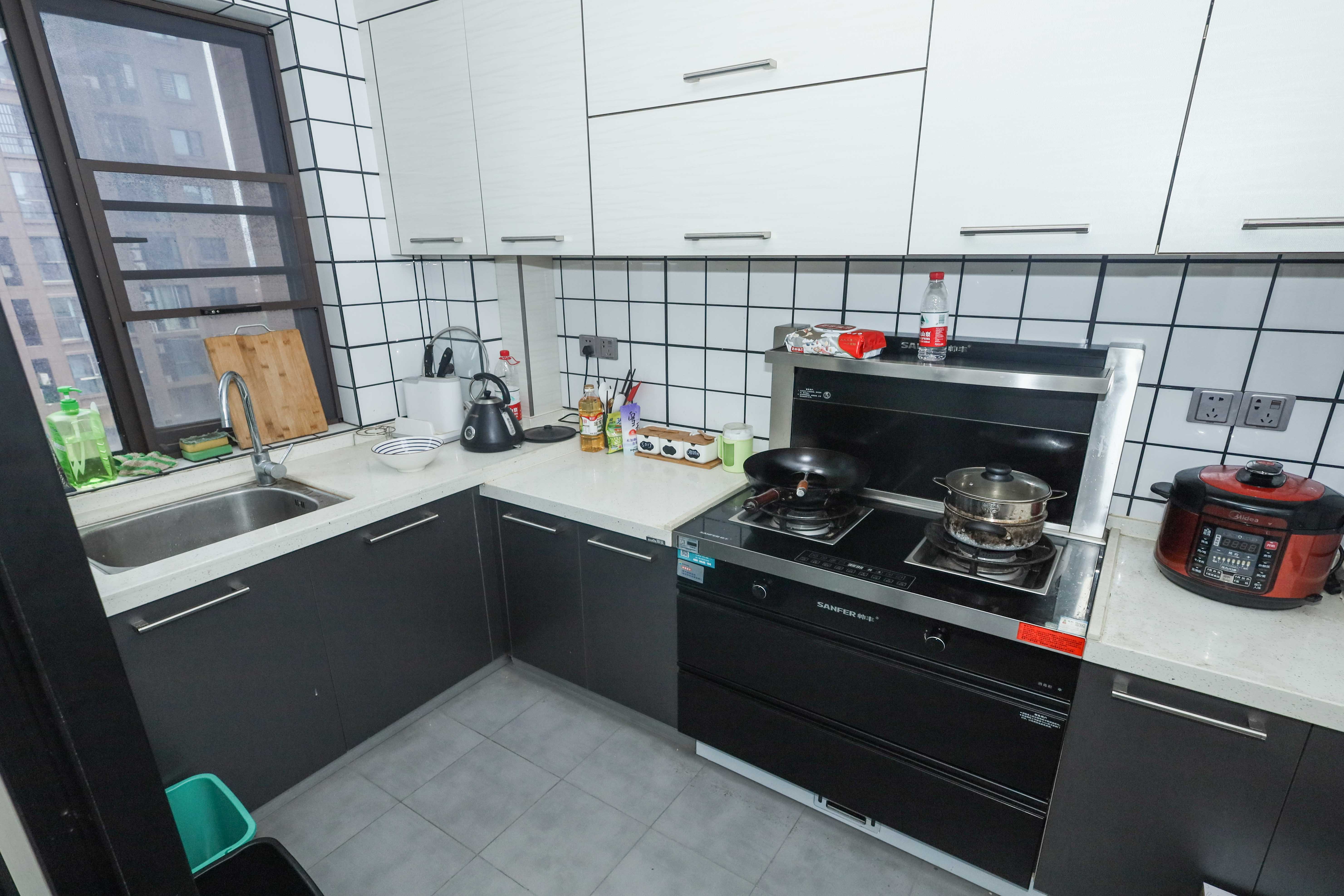 中冶中央公园  3室2厅2卫    151.8万厨房