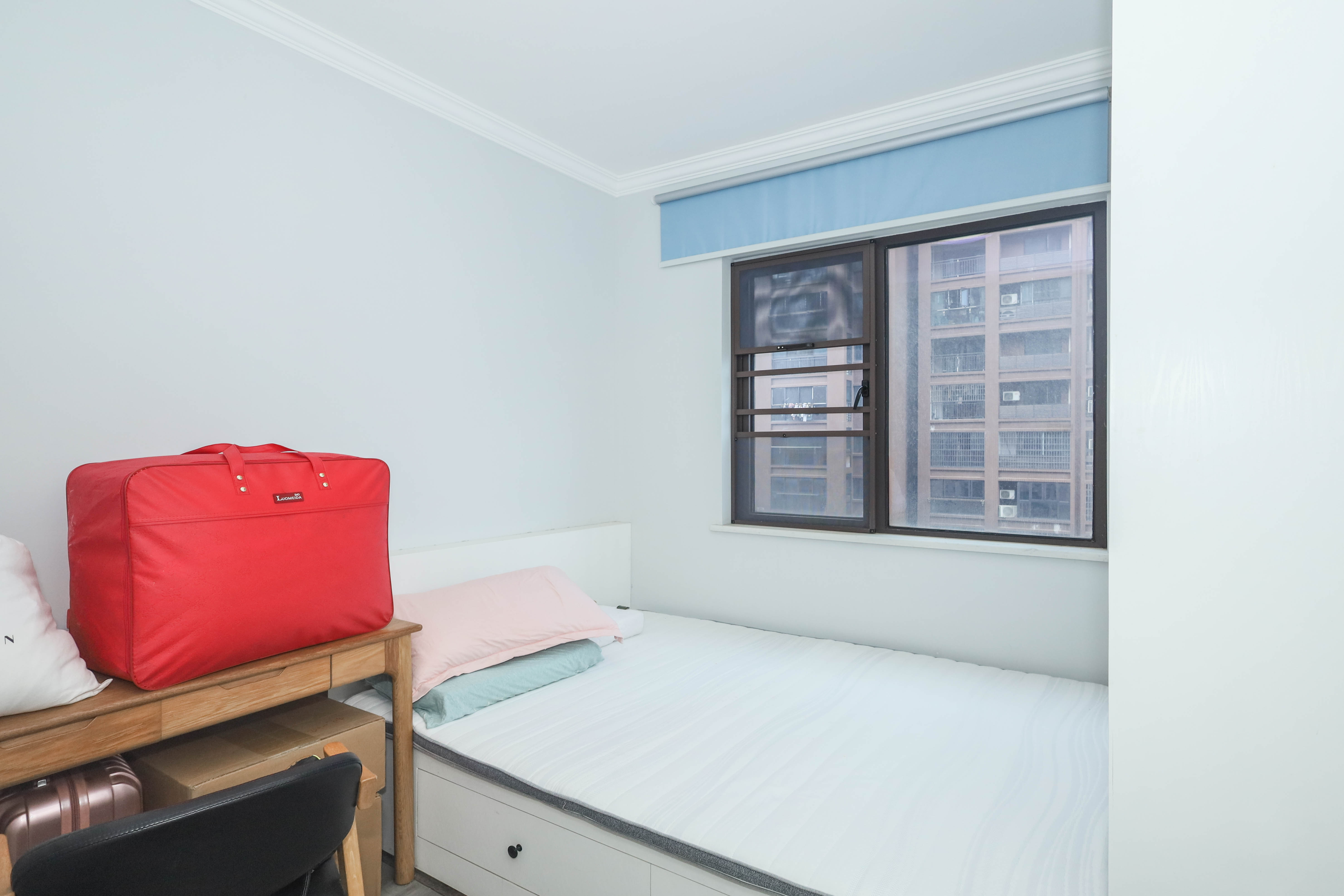 中冶中央公园  3室2厅2卫    151.8万卧室