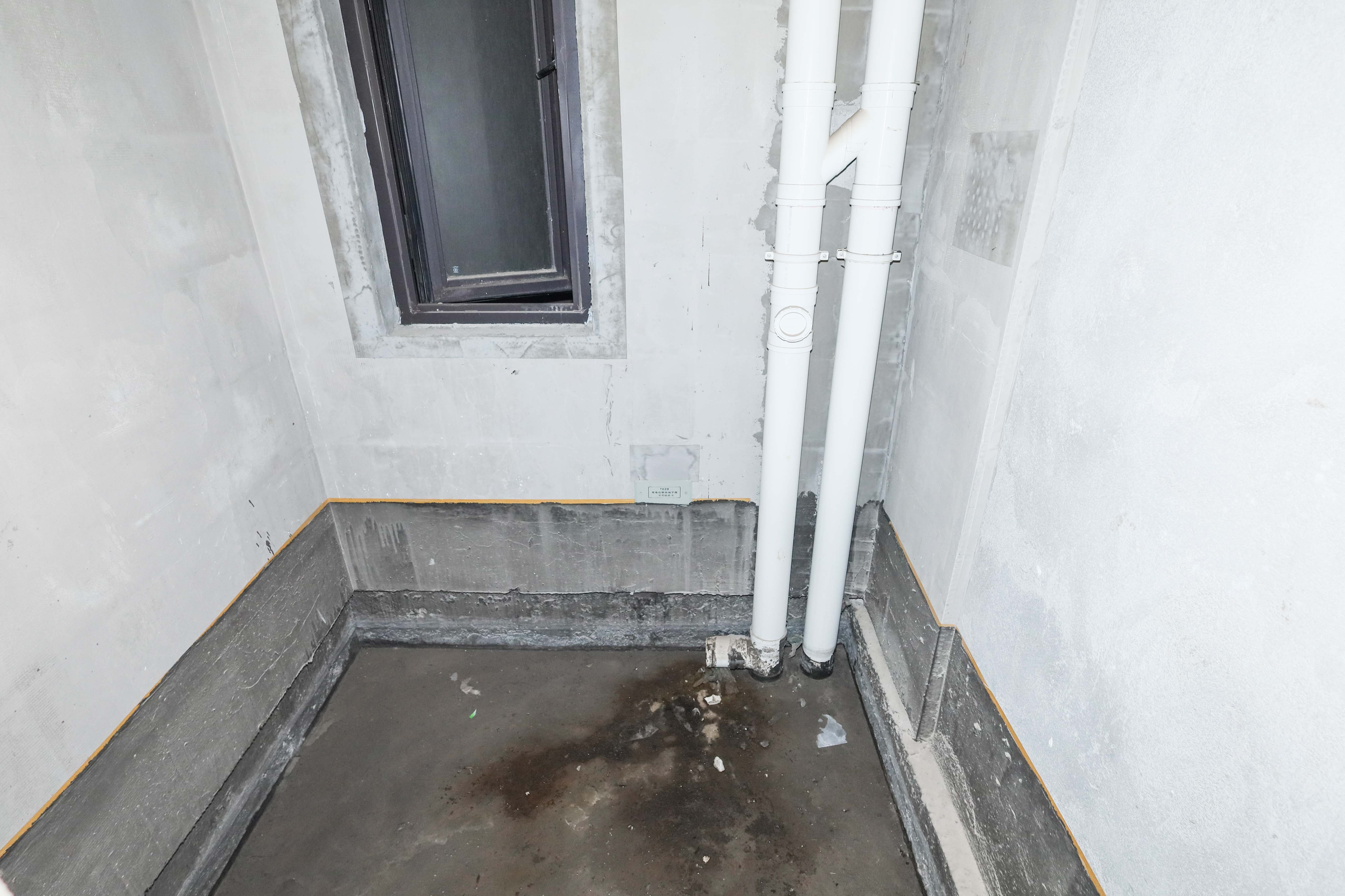 建发央著  4室2厅2卫   290.00万卫生间