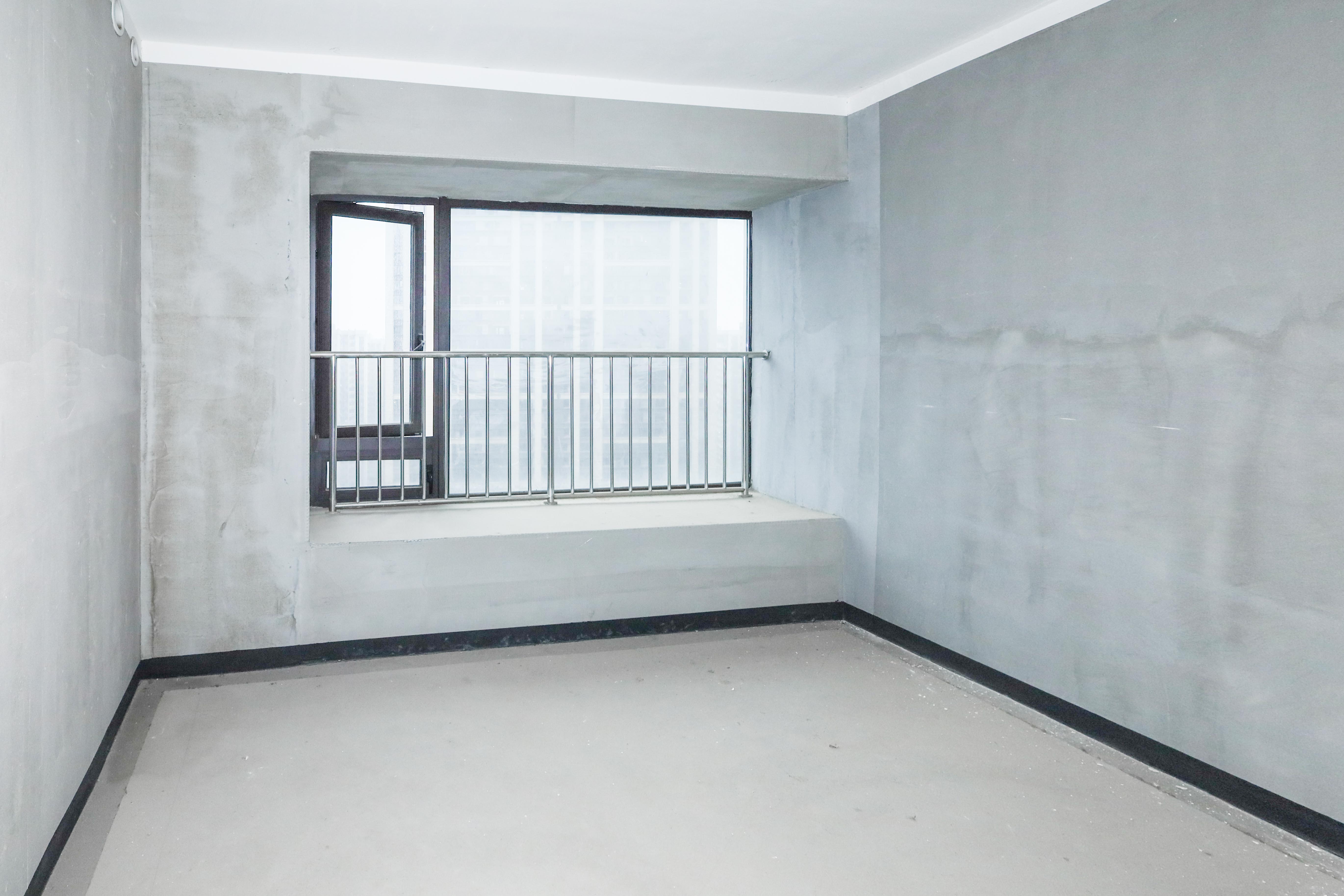 建发央著  4室2厅2卫   290.00万卧室