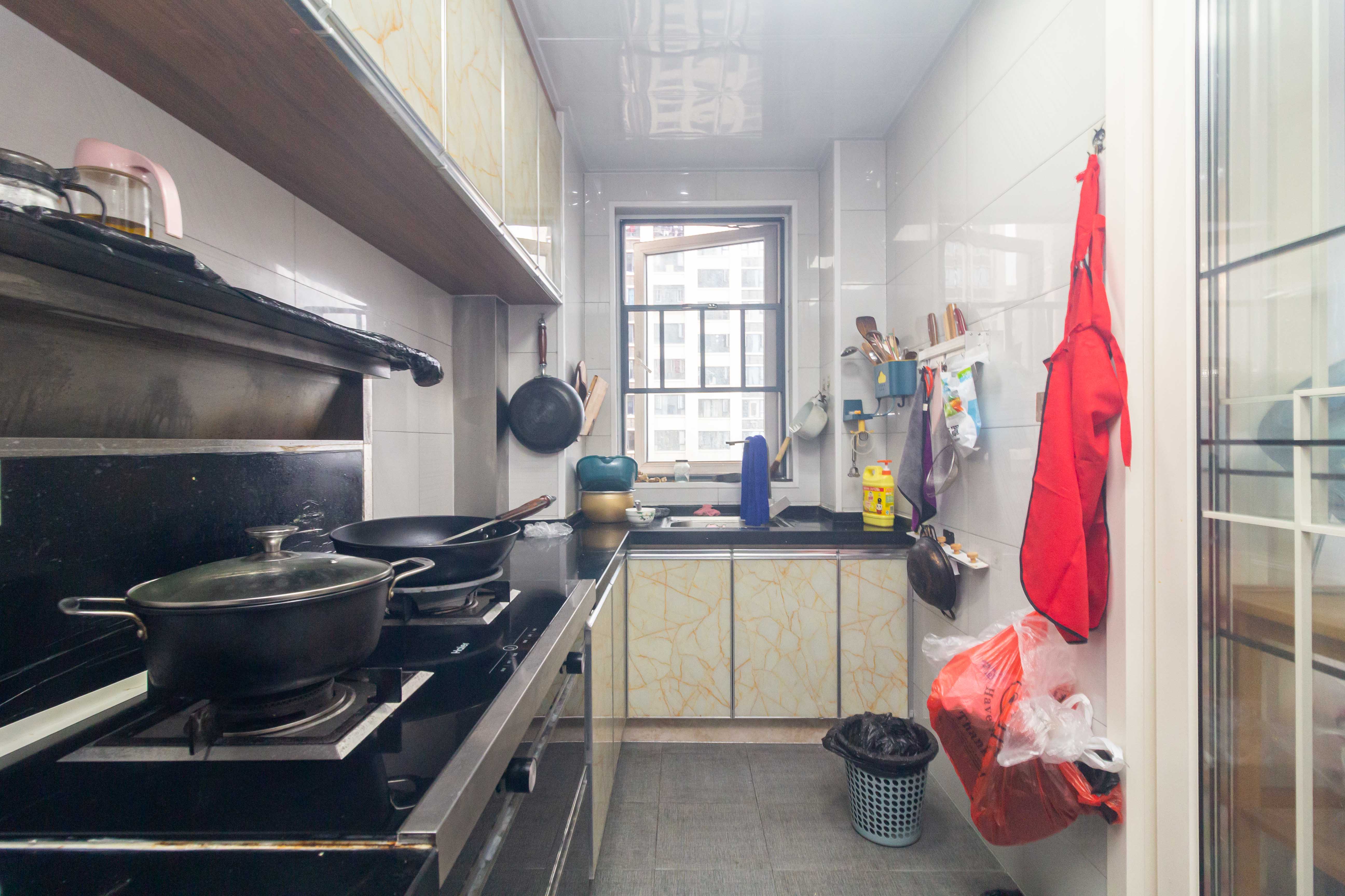 金科天悦(金科美邻汇) 4室2厅1卫 95.8万 金科天悦(金科美邻汇) 4室2厅1卫 95.8万厨房