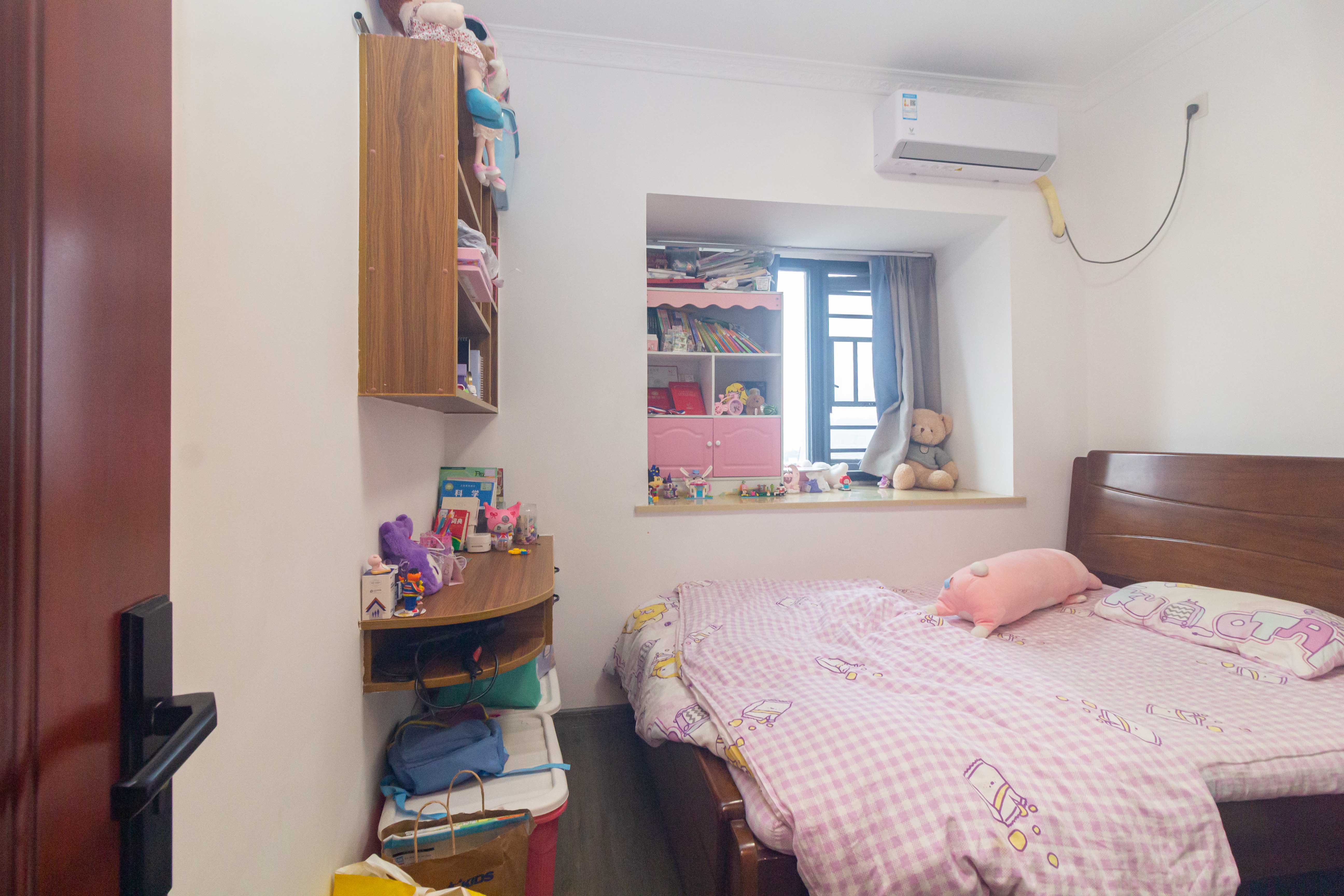 金科天悦(金科美邻汇) 4室2厅1卫 95.8万 金科天悦(金科美邻汇) 4室2厅1卫 95.8万卧室