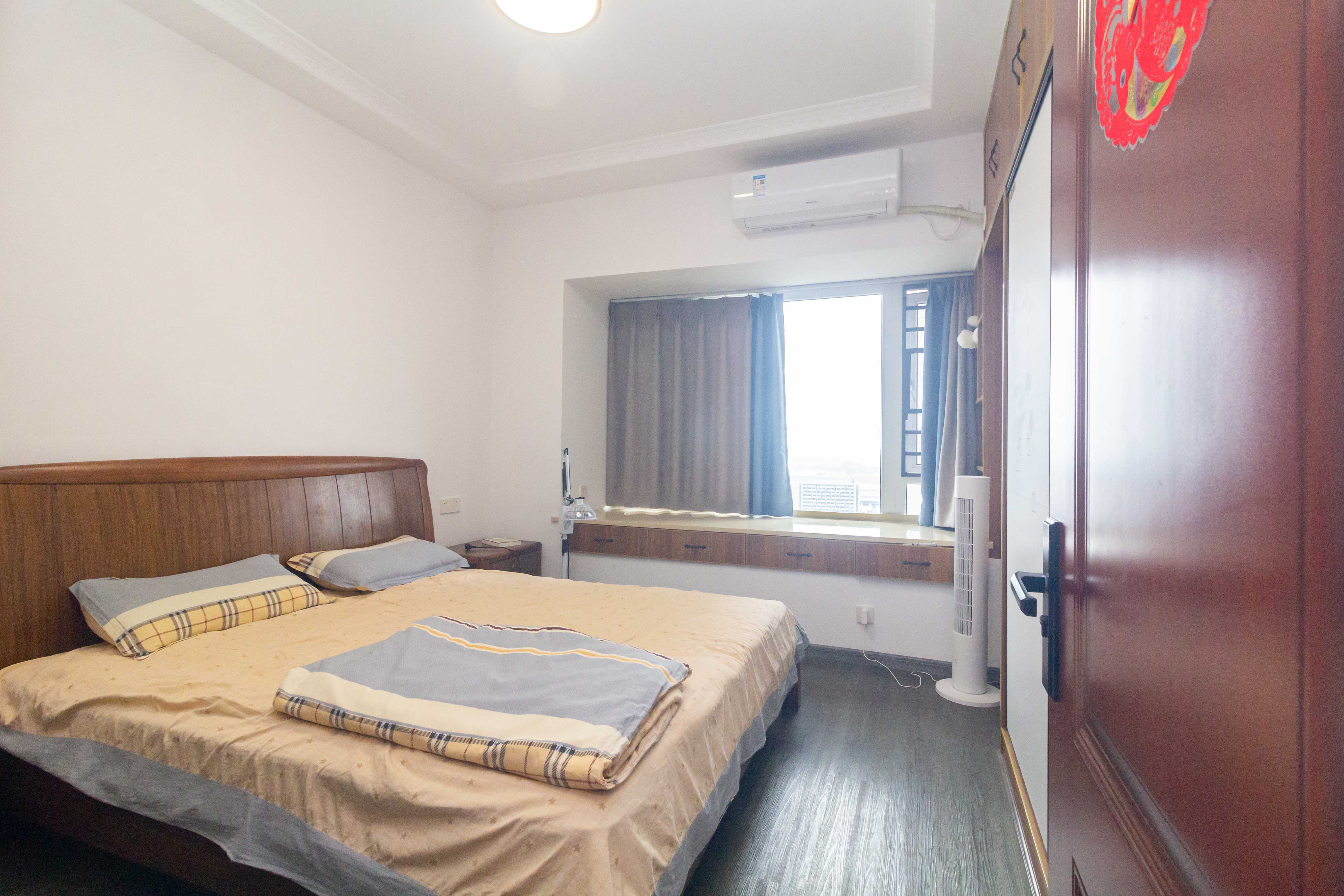 金科天悦(金科美邻汇) 4室2厅1卫 95.8万 金科天悦(金科美邻汇) 4室2厅1卫 95.8万卧室