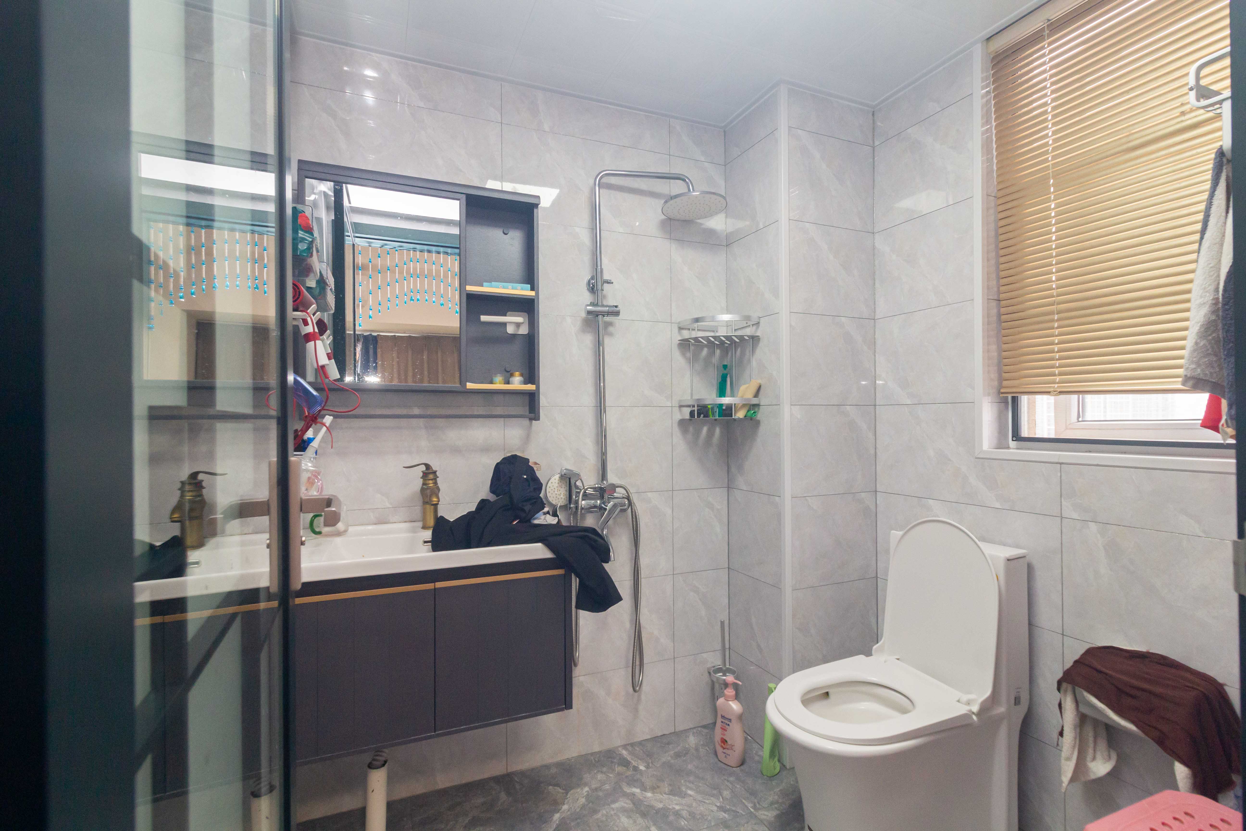 金科天悦(金科美邻汇) 4室2厅1卫 95.8万 金科天悦(金科美邻汇) 4室2厅1卫 95.8万卫生间