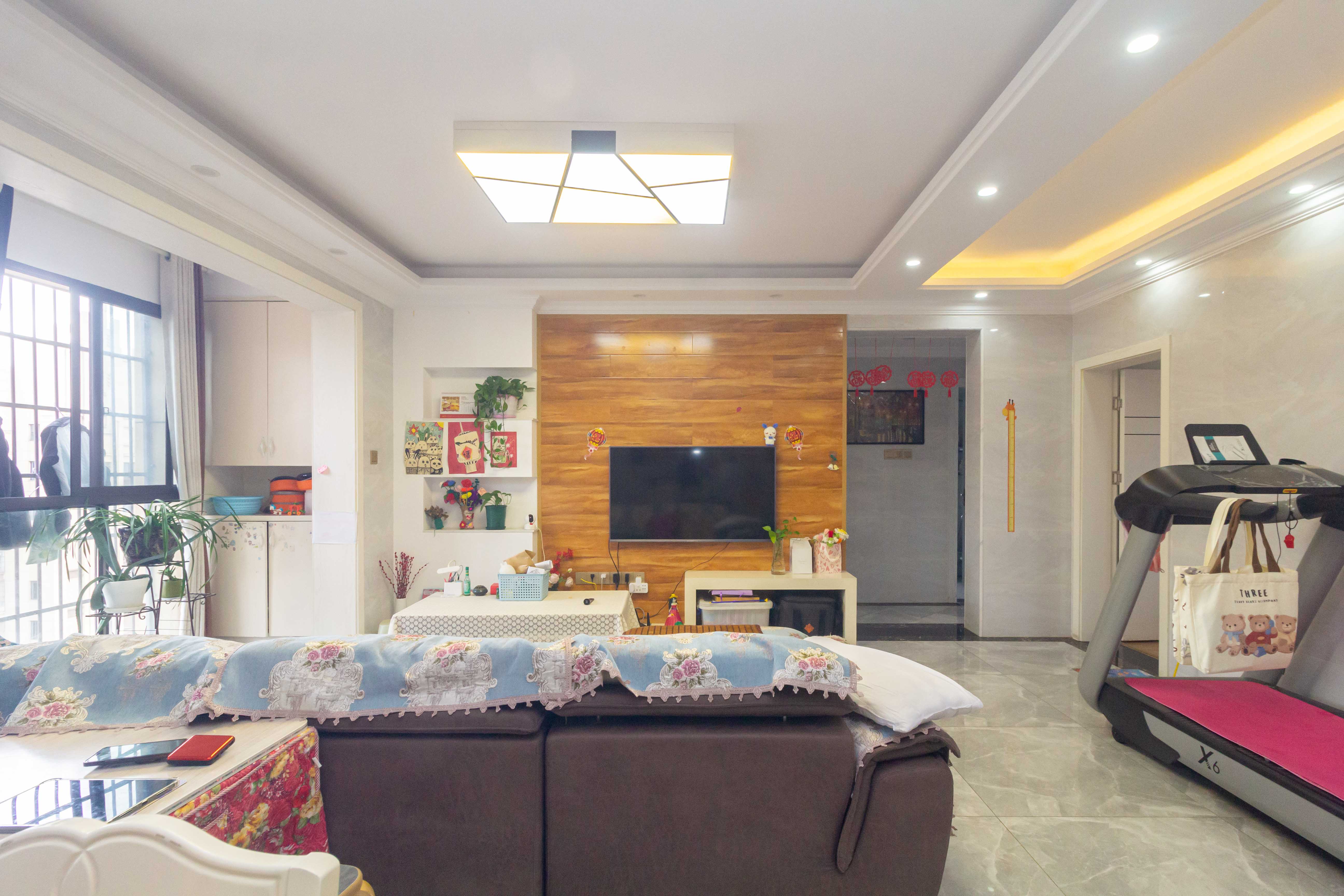 东方美地  4室2厅1卫    93.8万 东方美地  4室2厅1卫    93.8万客厅