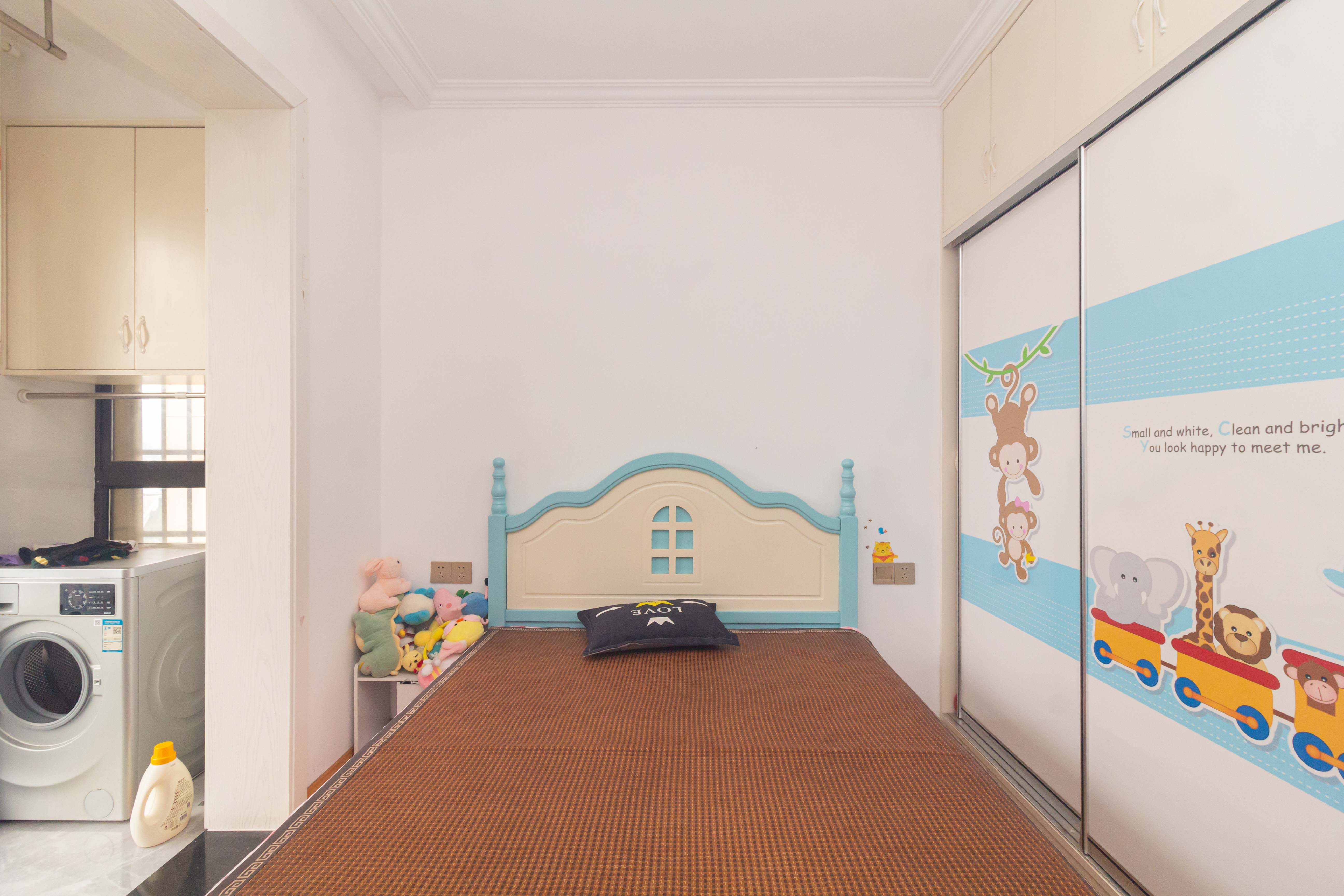 东方美地  4室2厅1卫    93.8万 东方美地  4室2厅1卫    93.8万卧室