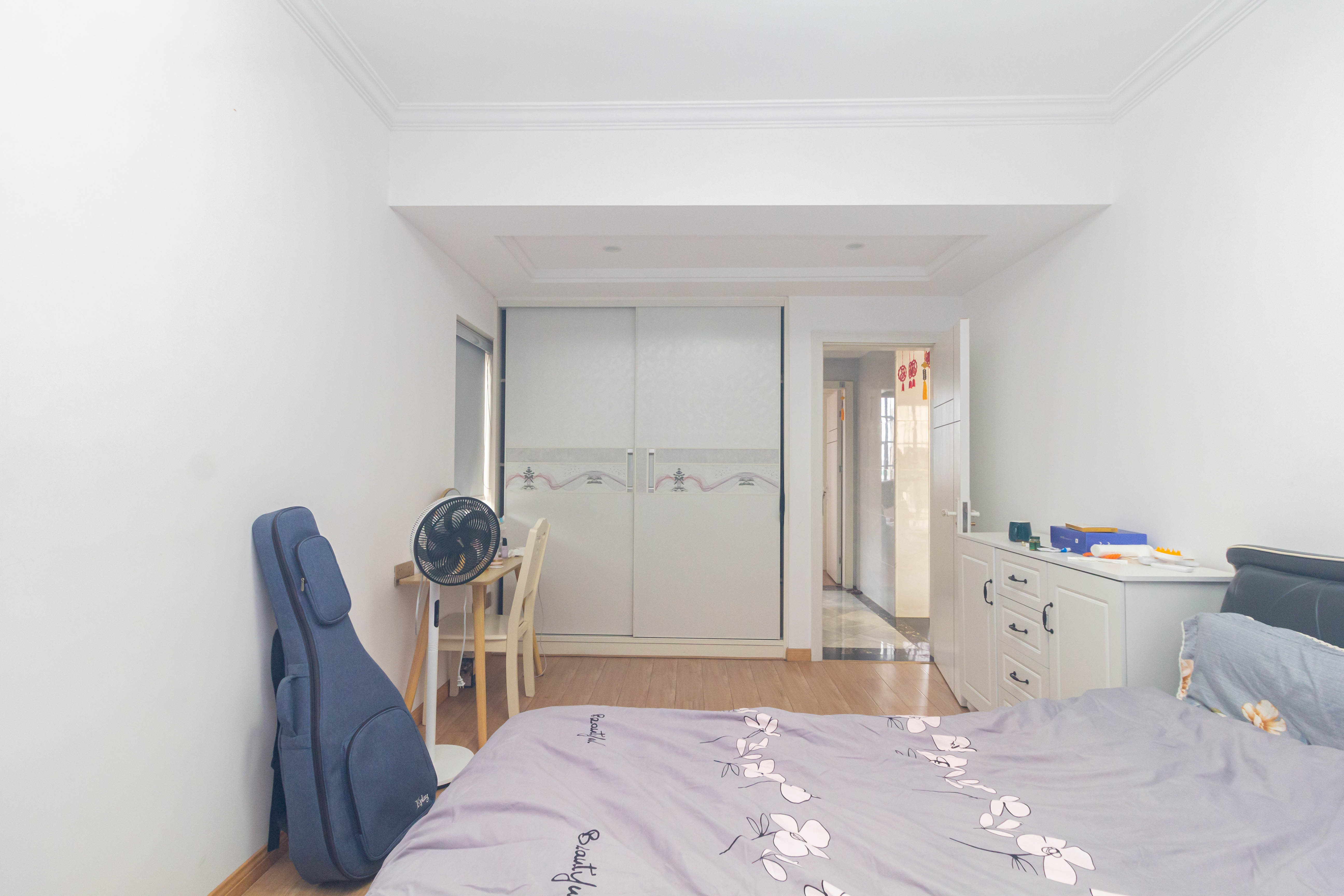 东方美地  4室2厅1卫    93.8万 东方美地  4室2厅1卫    93.8万卧室