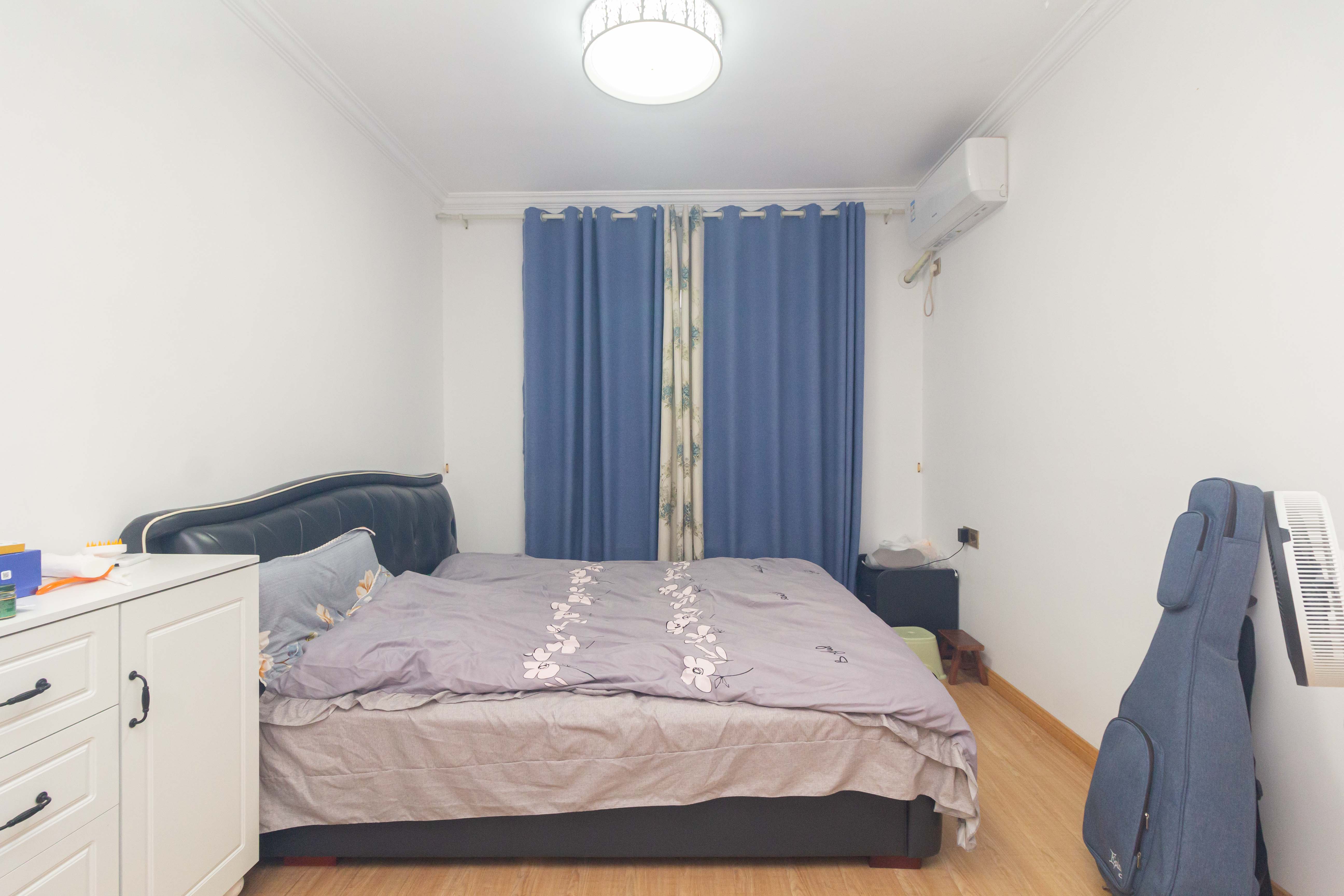 东方美地  4室2厅1卫    93.8万 东方美地  4室2厅1卫    93.8万卧室