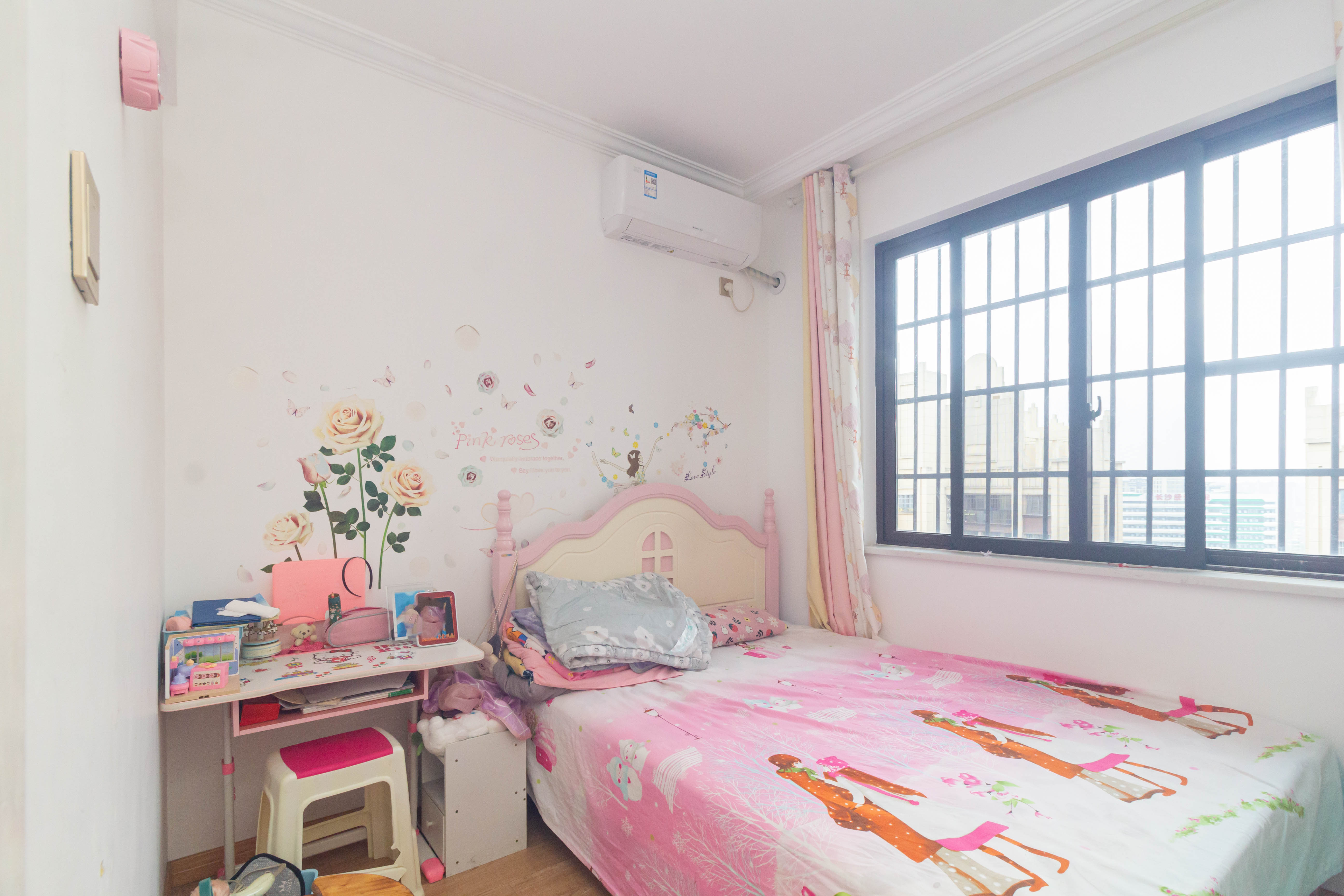 东方美地  4室2厅1卫    93.8万 东方美地  4室2厅1卫    93.8万卧室