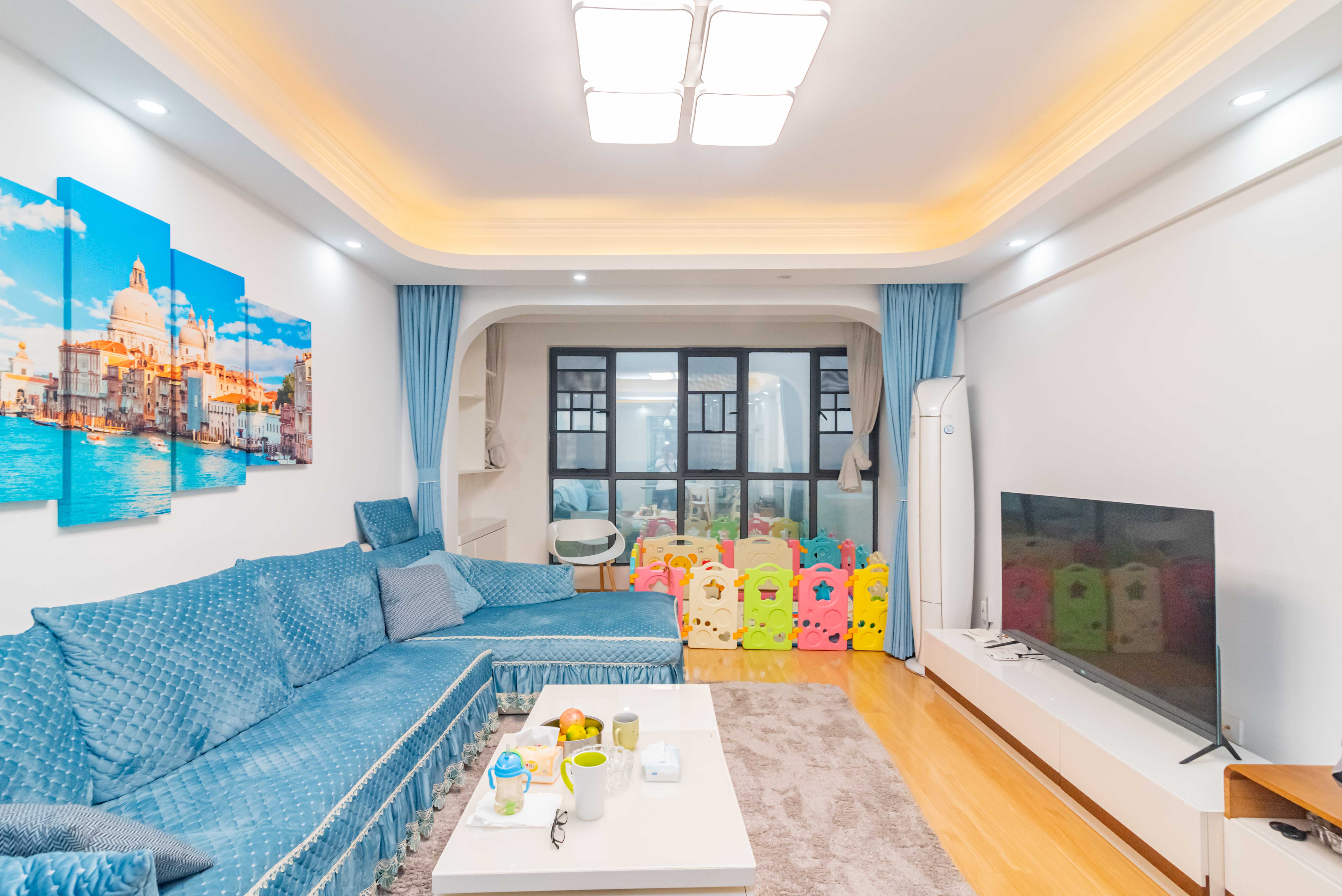 悦湖山 4室2厅2卫 120.0万 悦湖山 4室2厅2卫 120.0万客厅