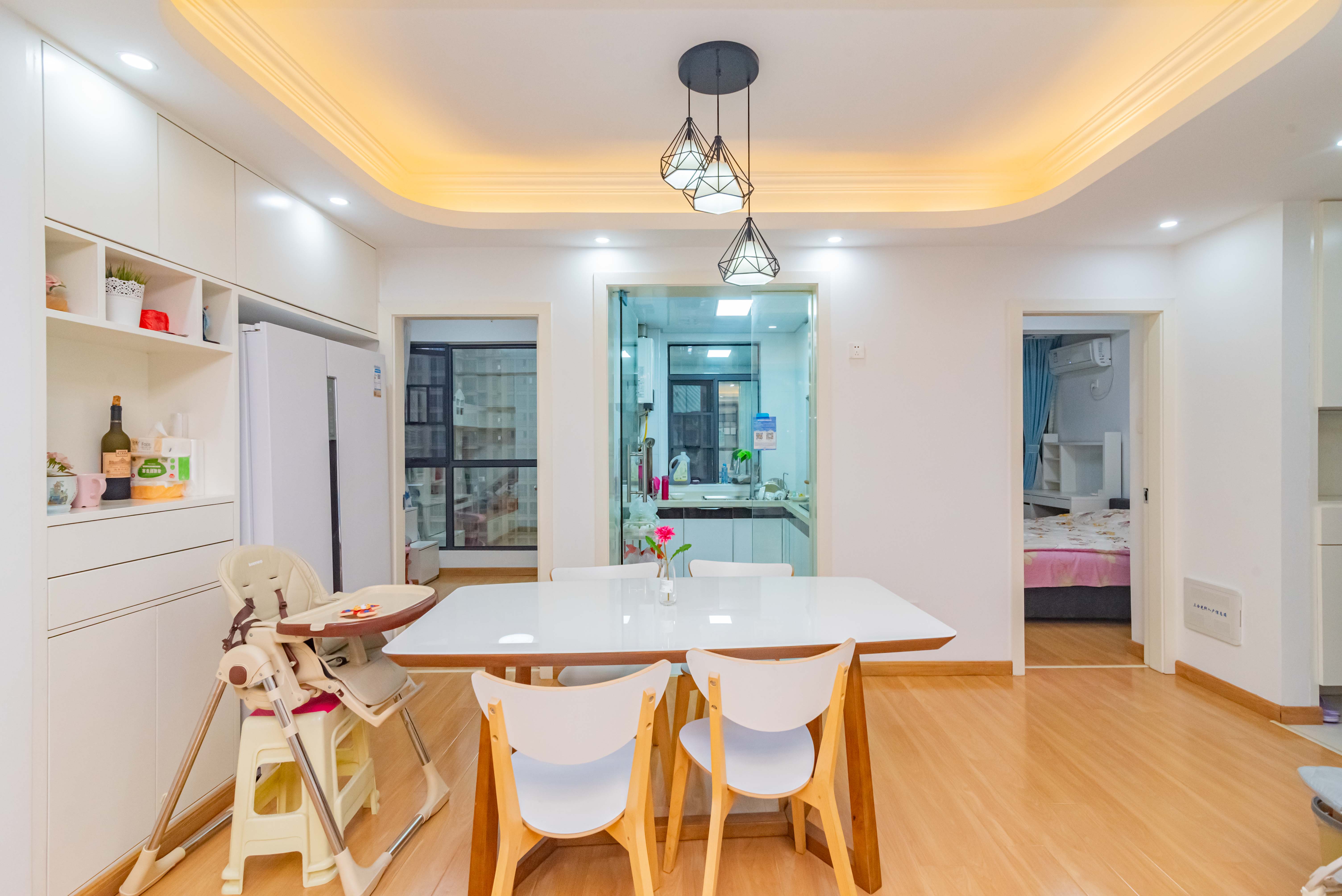 悦湖山 4室2厅2卫 120.0万 悦湖山 4室2厅2卫 120.0万客厅