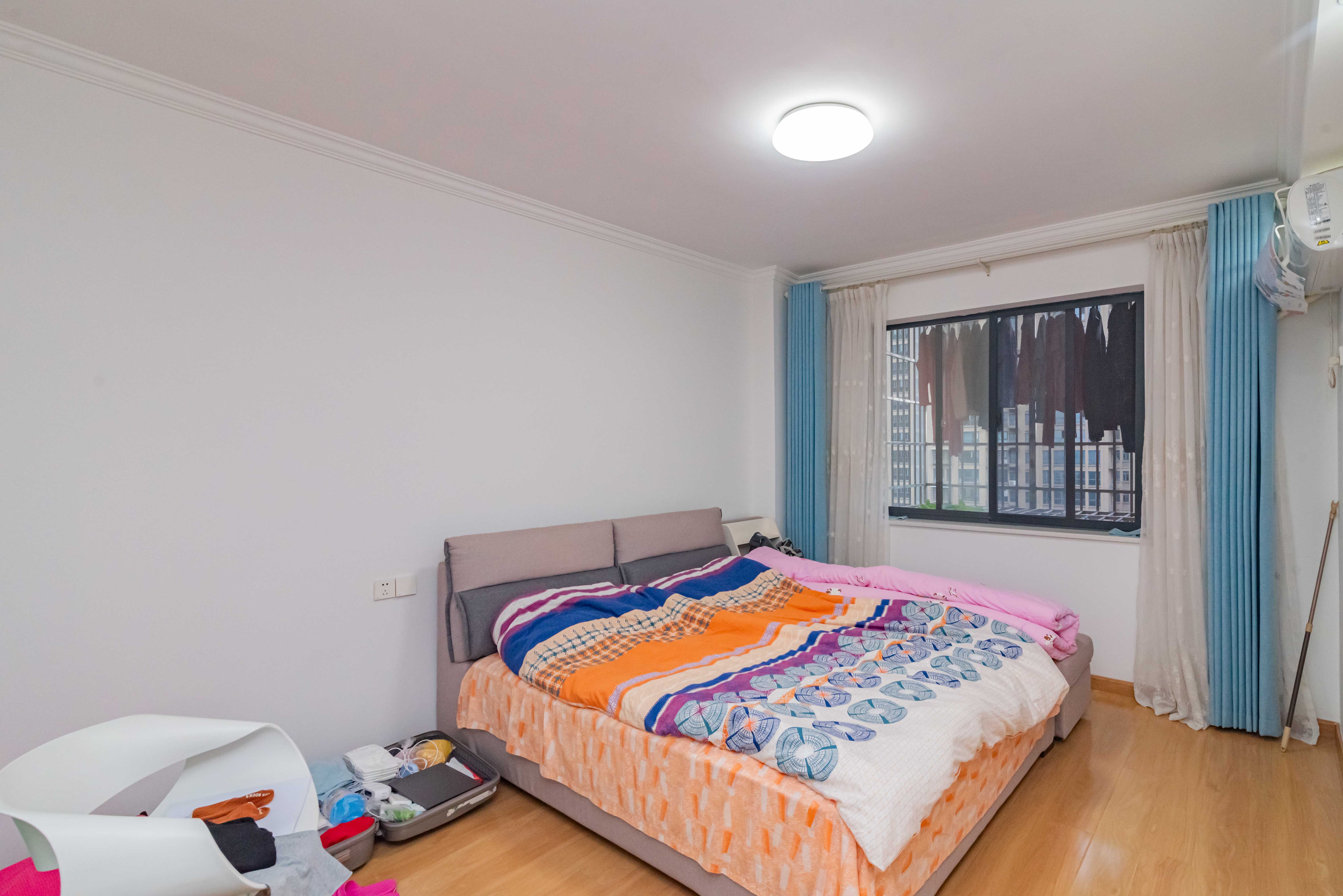 悦湖山 4室2厅2卫 120.0万 悦湖山 4室2厅2卫 120.0万卧室