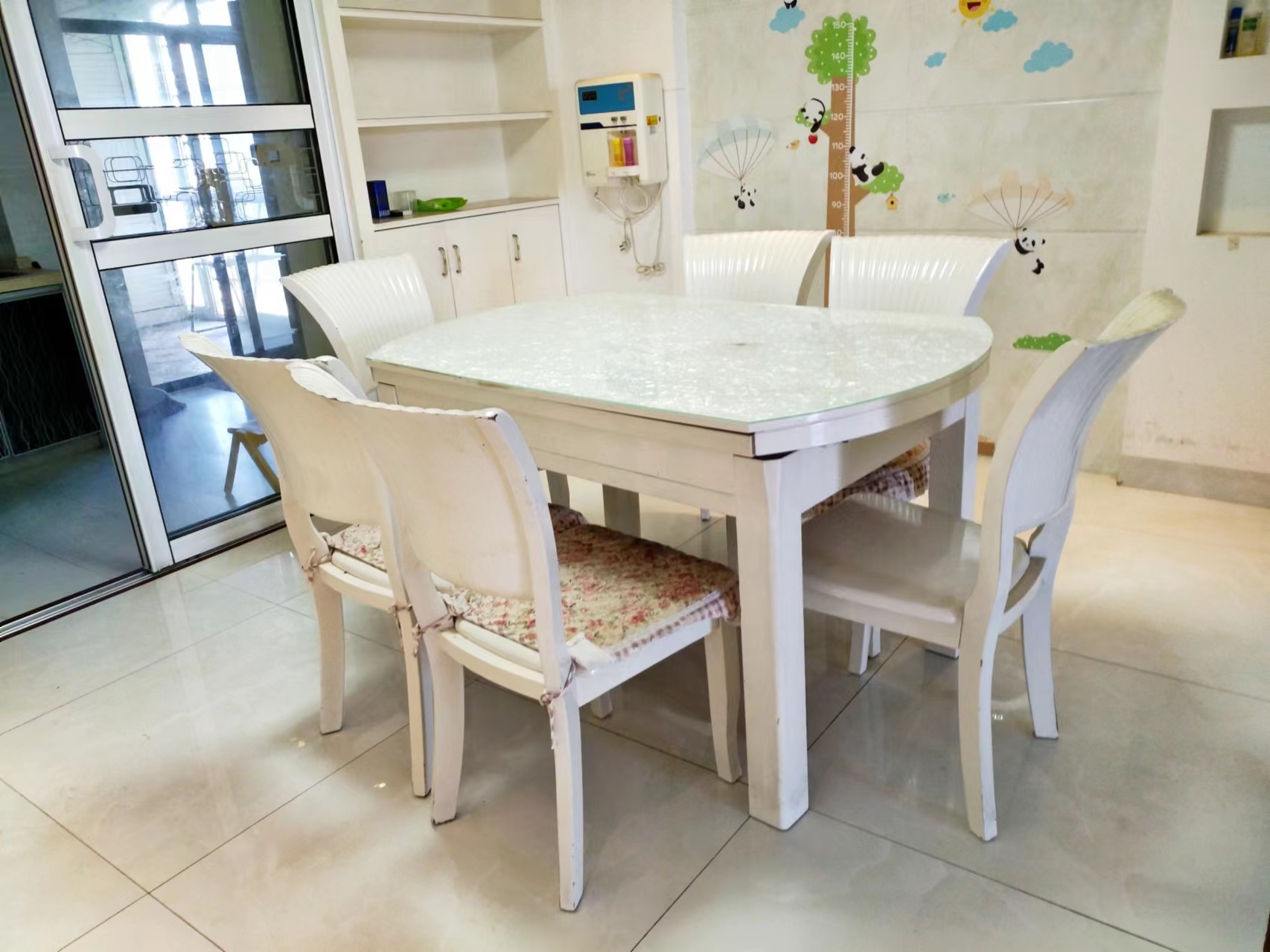 奥特莱斯  4室2厅2卫    58.8万 奥特莱斯  4室2厅2卫    58.8万客厅