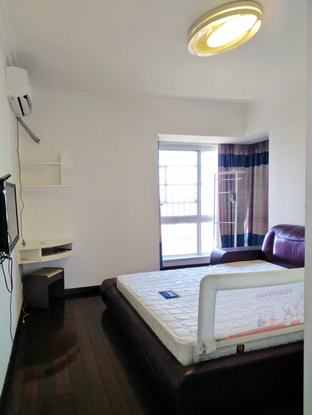 奥特莱斯  4室2厅2卫    58.8万 奥特莱斯  4室2厅2卫    58.8万客厅