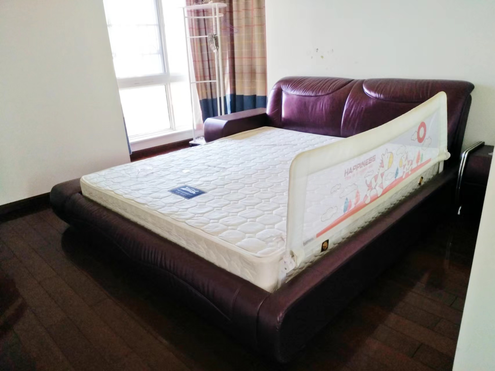 奥特莱斯  4室2厅2卫    58.8万 奥特莱斯  4室2厅2卫    58.8万客厅