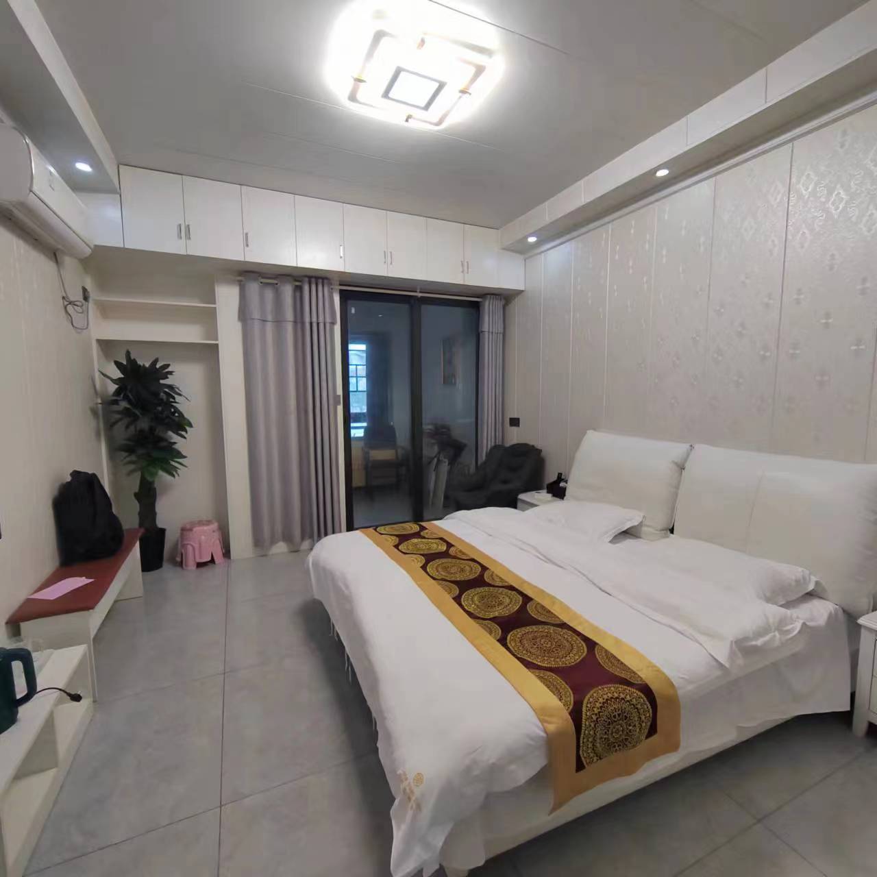恒大绿洲  1室1厅1卫   1300.00元/月室内图1